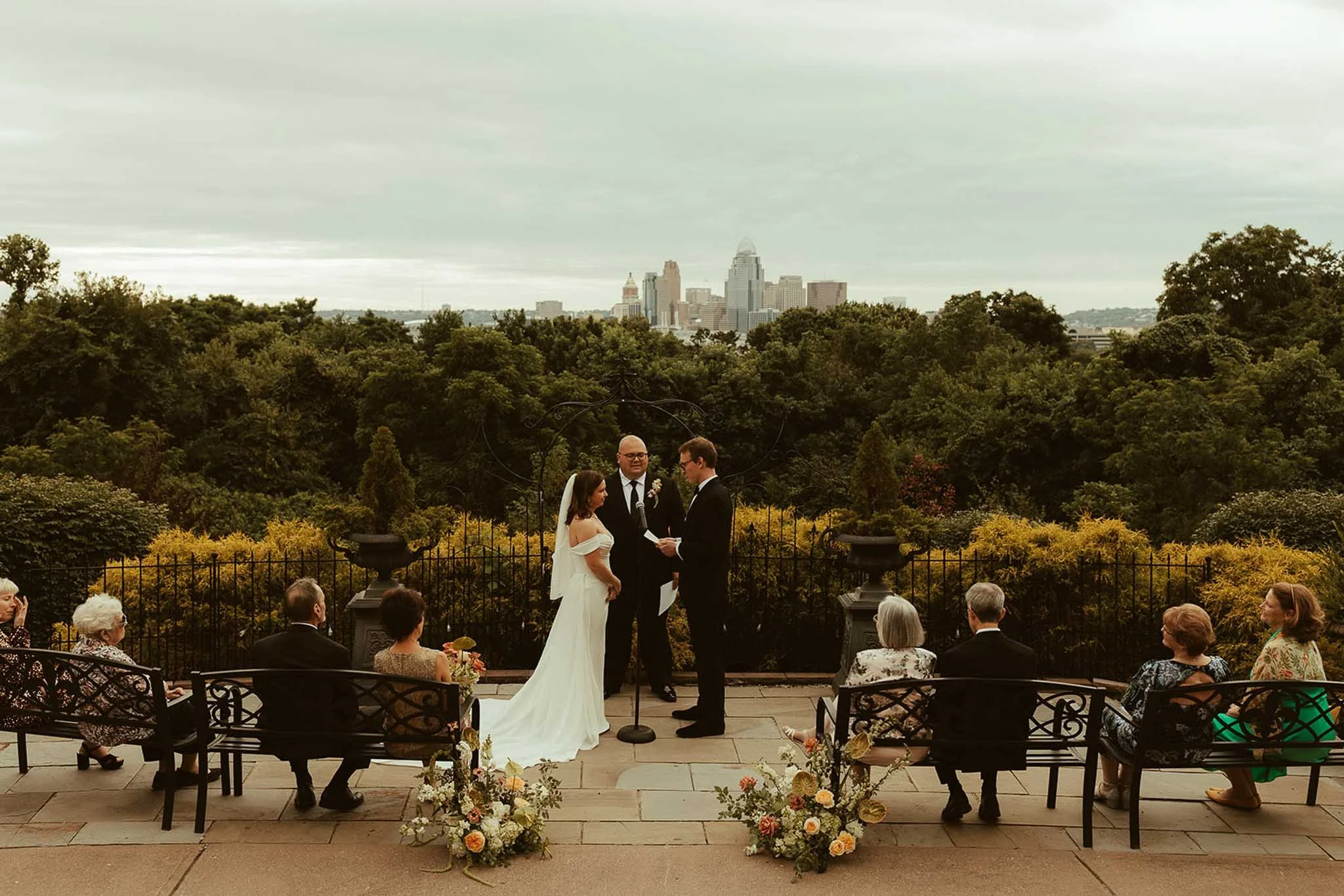 cincinnati-ohio-intimate-skyline-wedding.jpg