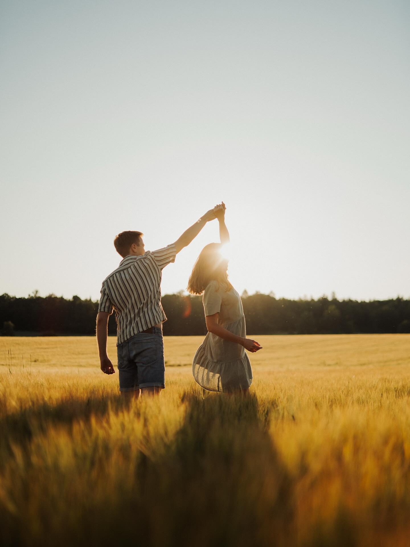 N&aring;gra fler fr&aring;n kv&auml;llen p&aring; Vallen med Linnea &amp; Elias som gifter sig i september 🧡