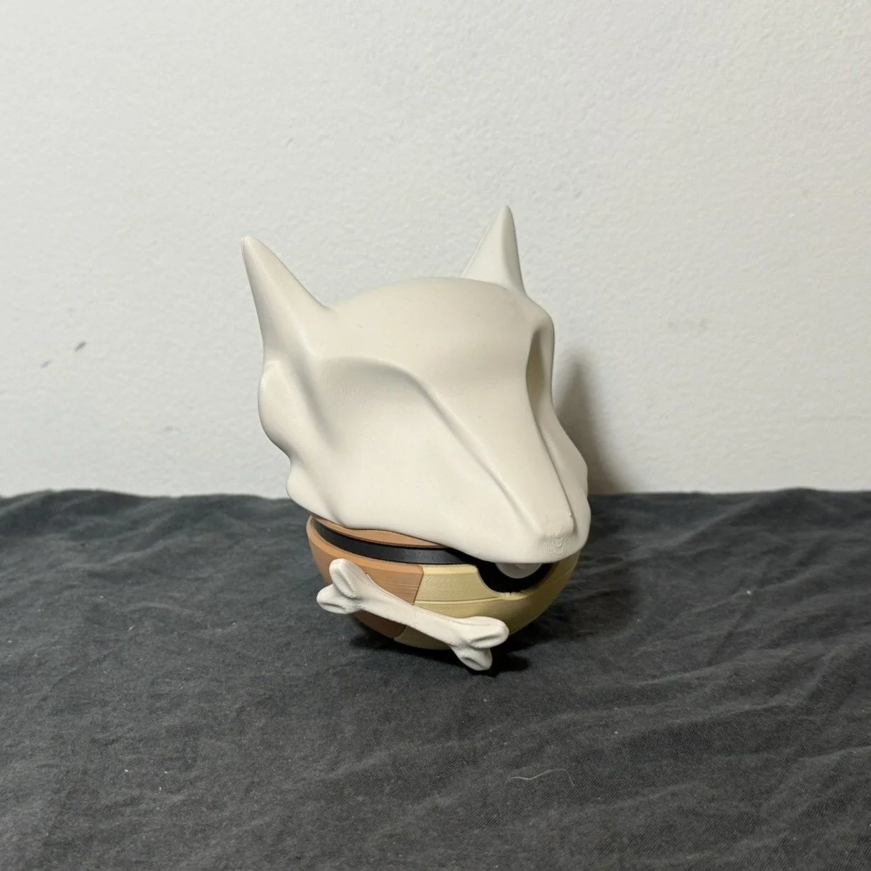 Pok&eacute;ball-inspired decor, now expanded ✨
I&rsquo;ve added even more designs to the collection, including a selection of shiny variations for collectors who want something extra special.
Each piece is made to be a simple but eye-catching additio