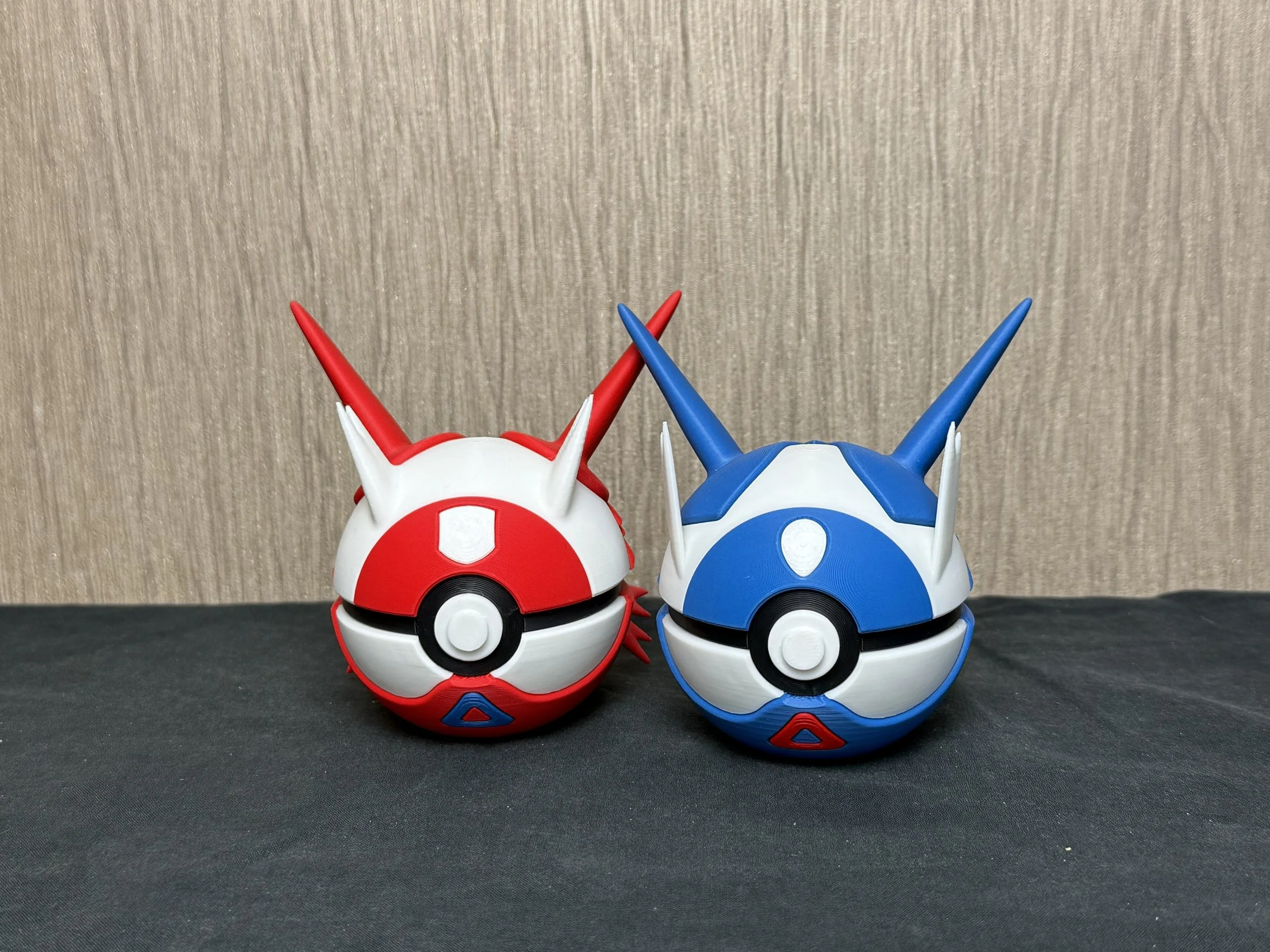 0380 & 00381 Latias &Latios