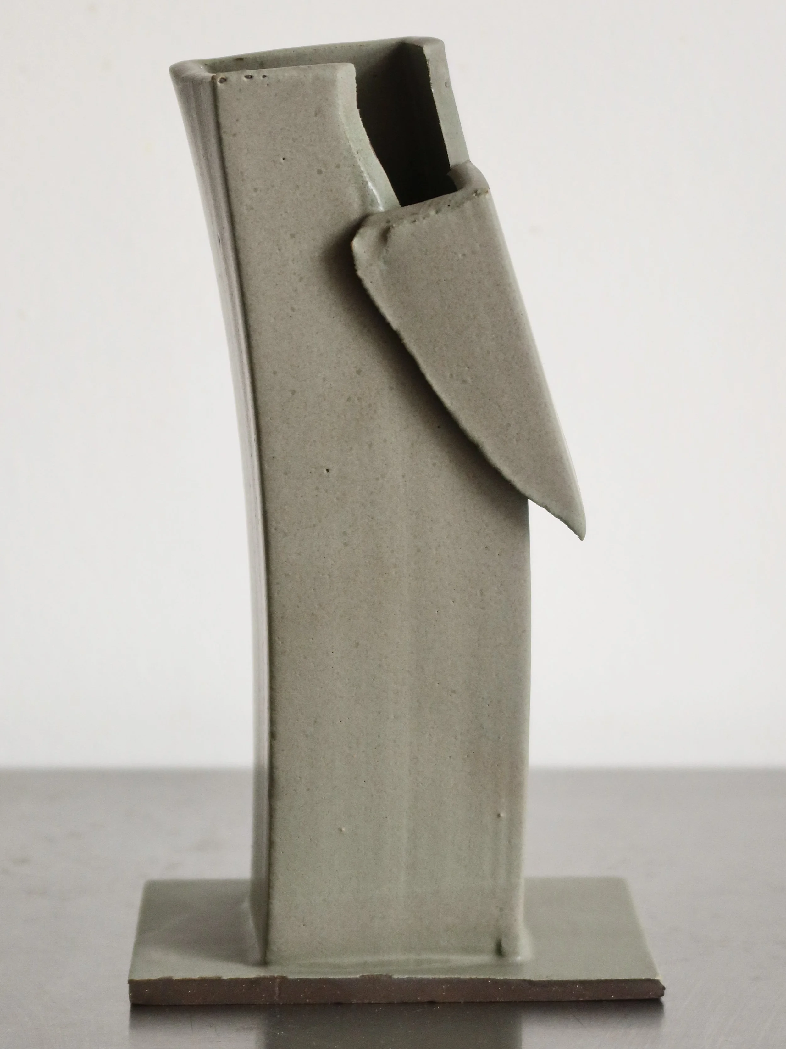 Diagonal Corner Crack Vase 01