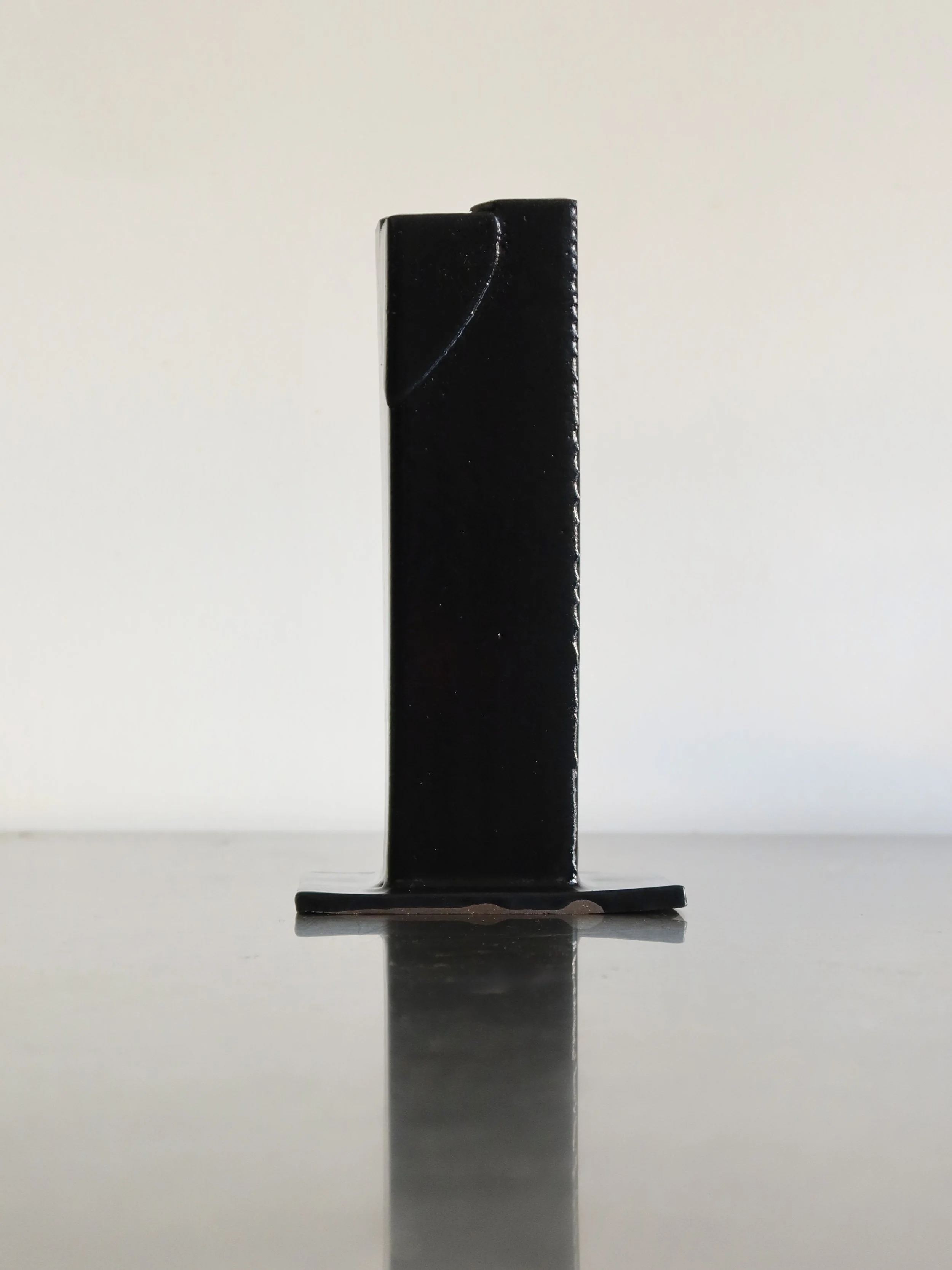 Diagonal Corner Crack Vase 02