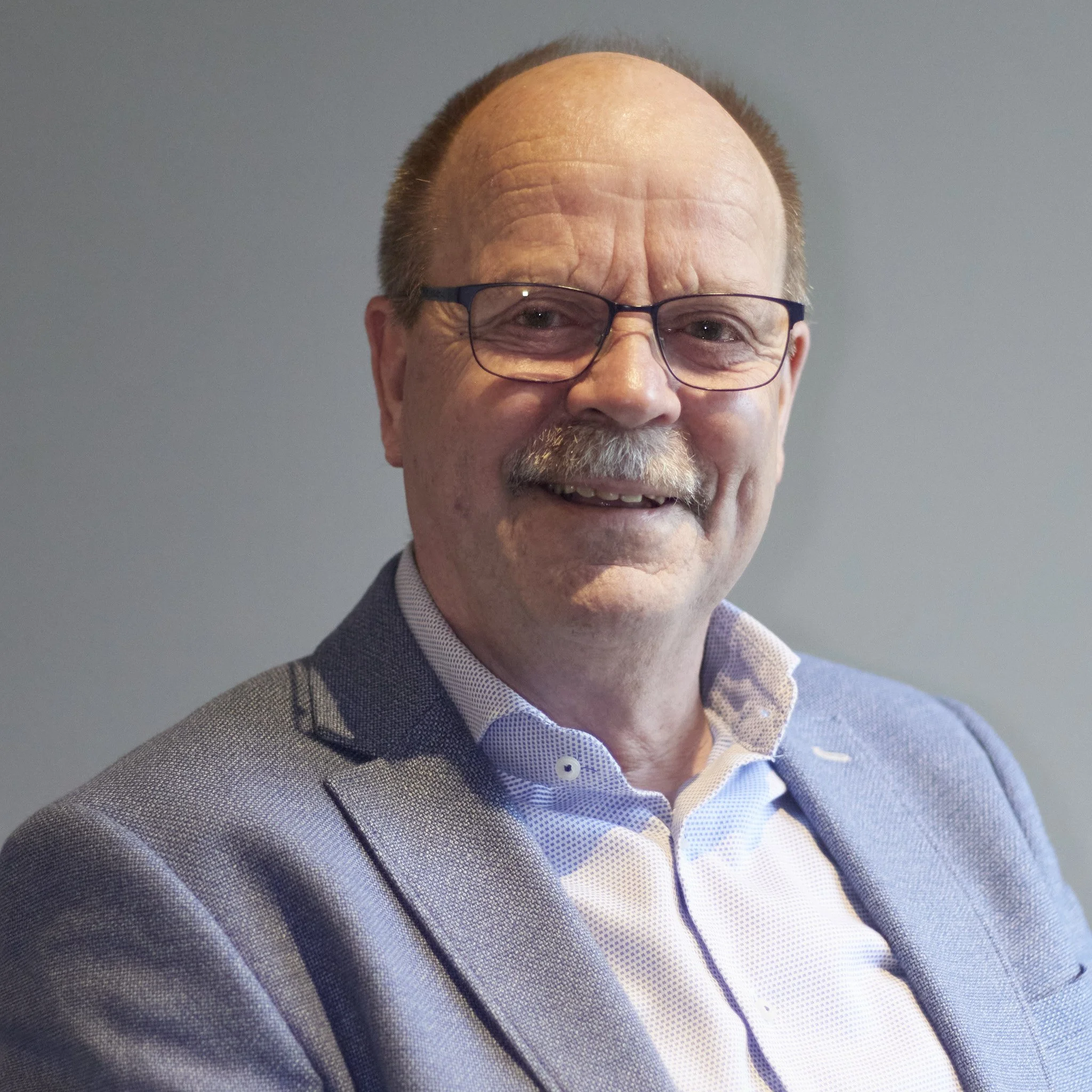 Ton Rooijakkers formeel.jpg