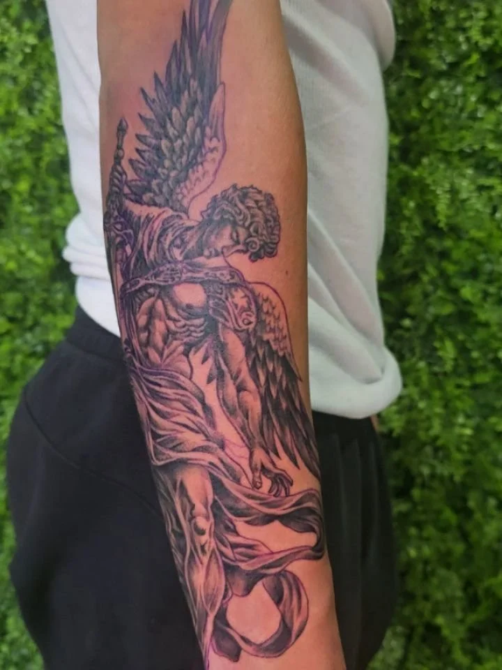 Here's another angel for the books. Angels always make such good anatomy study i always have so much fun creating them!

 Booking February!
Dm or stop by and get in the schedule 
534 Cleveland ave loveland colorado 
Sovereign Souls Tattoo