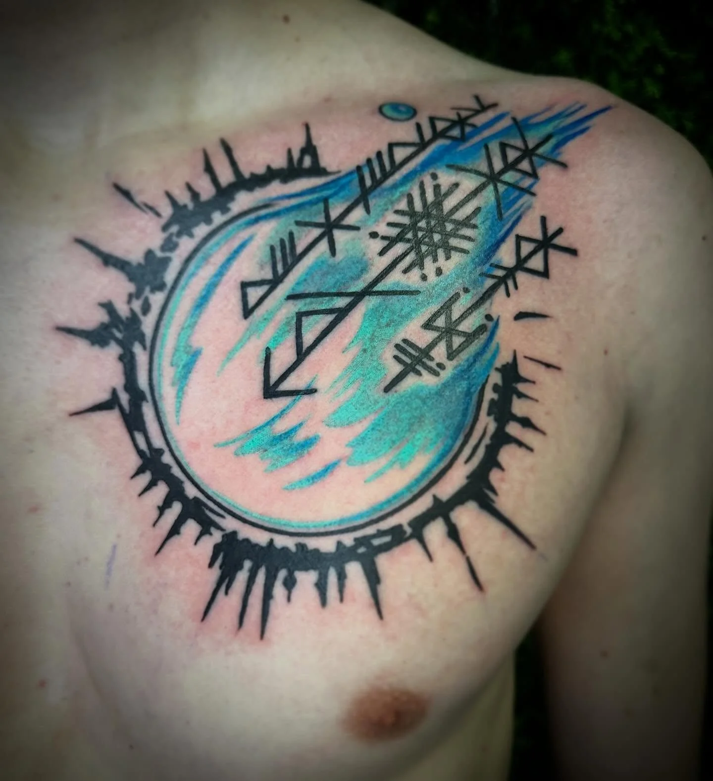 Got to do this Ragnorok thieves design for this mans first tattoo today, includes the runes for the Web of Wyrd, Costabt Growth and Strong Bond. Would love to do more Nordic themed pieces at Sovereign Souls Tattoo. #nordic #webofwyrd #ragnorok #vikin