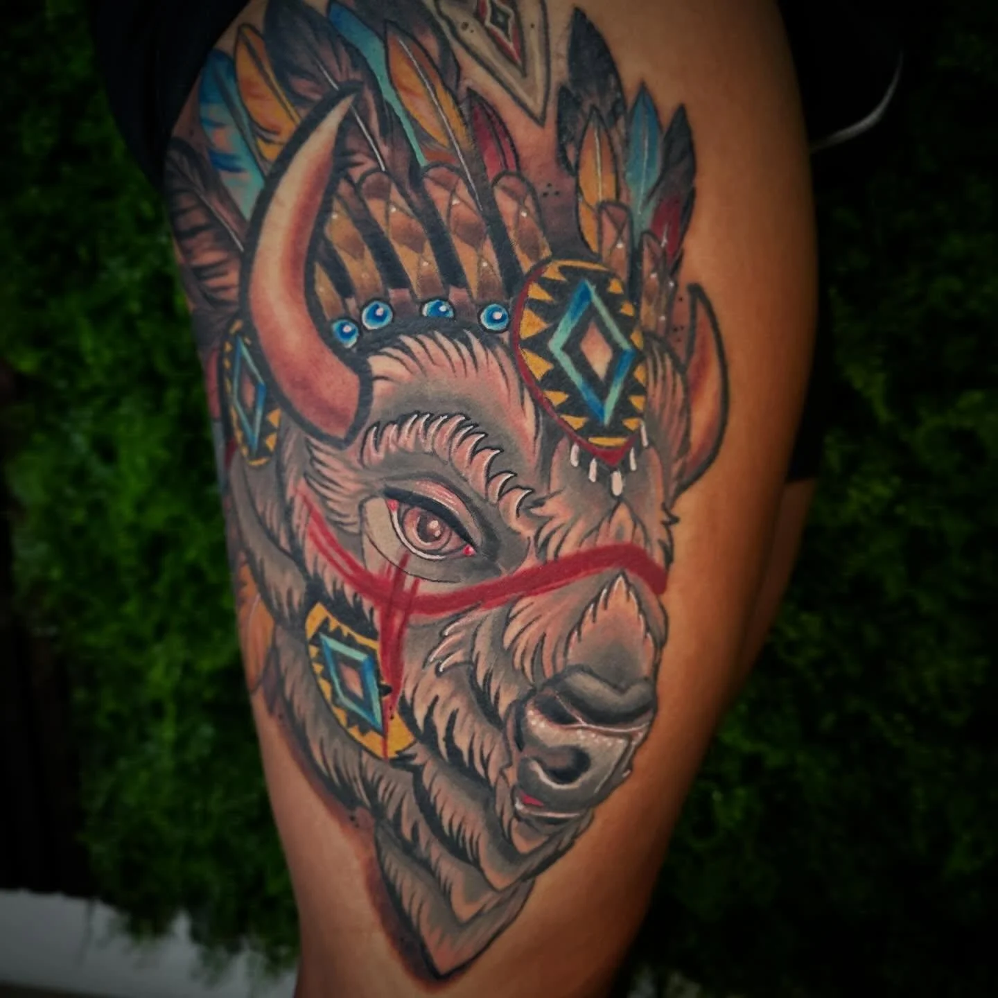 Had a blast finishing this White Buffalo and headdress. White buffaloes are very rare and are revered as a sacred being that represents hope. I am now booking May and would love to start some new custom projects. Please send me a direct message to se