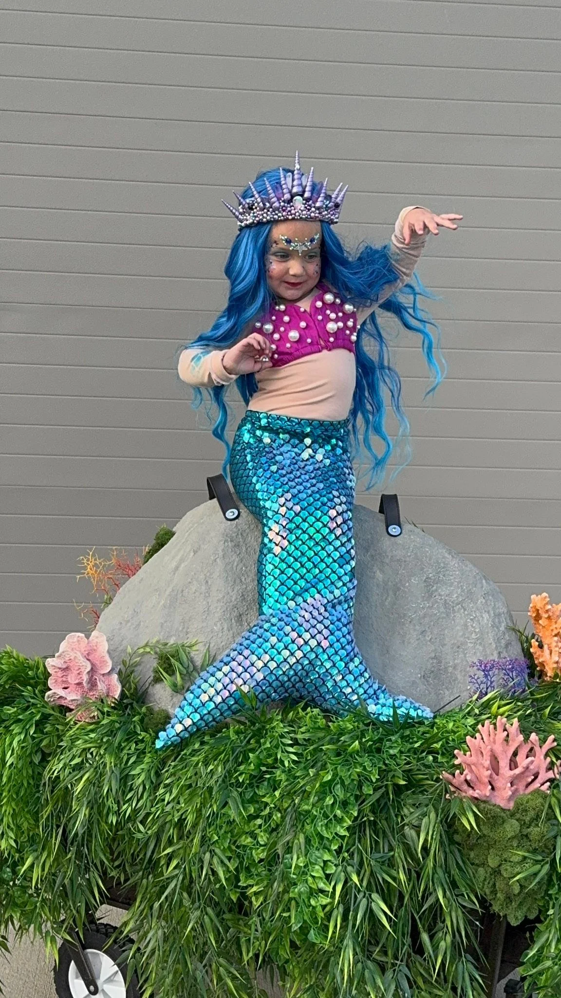 Wait no more &mdash; the costume reveal is here! 🧜&zwj;♀️ Lola the mermaid has officially made her grand entrance, sitting pretty on her rock and serving serious under-the-sea sass! 💦🪸