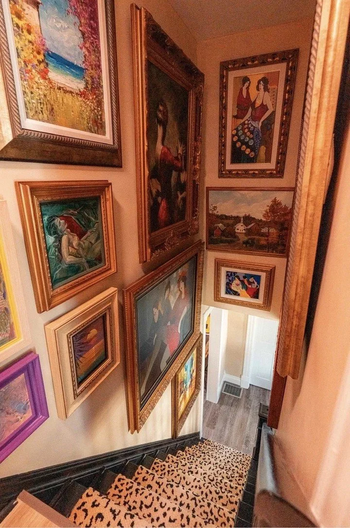 Styling is where personality really shines. We curate art, d&eacute;cor, and furnishings that feel intentional and personal. The result is a space that feels complete and effortlessly styled.

#PeacockAndLola #InteriorDesign #ProfessionalInteriorDesi