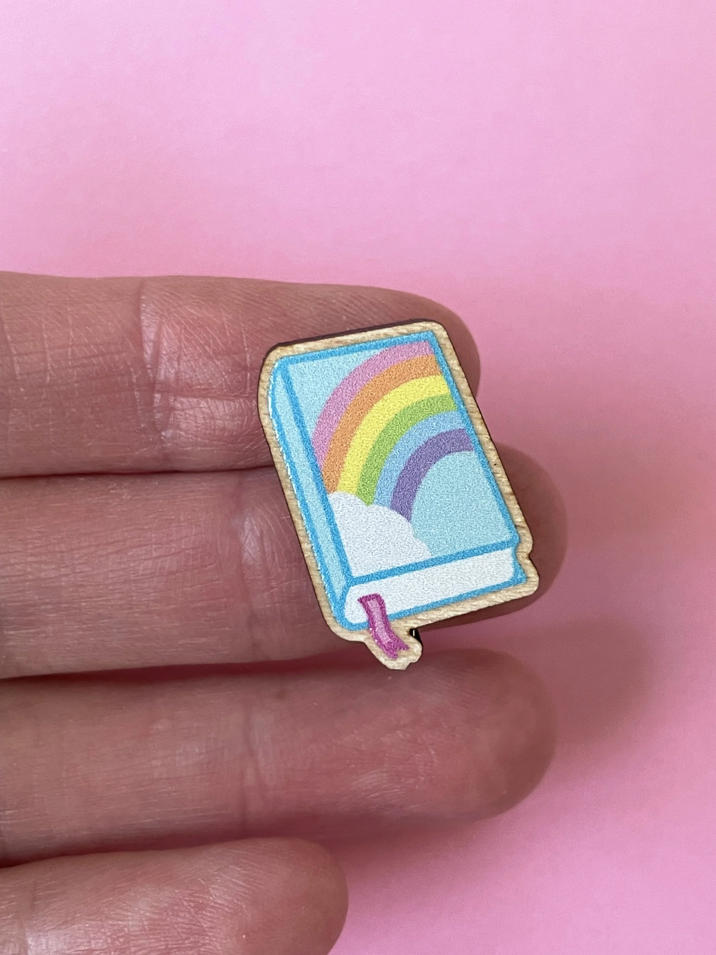 book_wooden_pin_v2.jpg