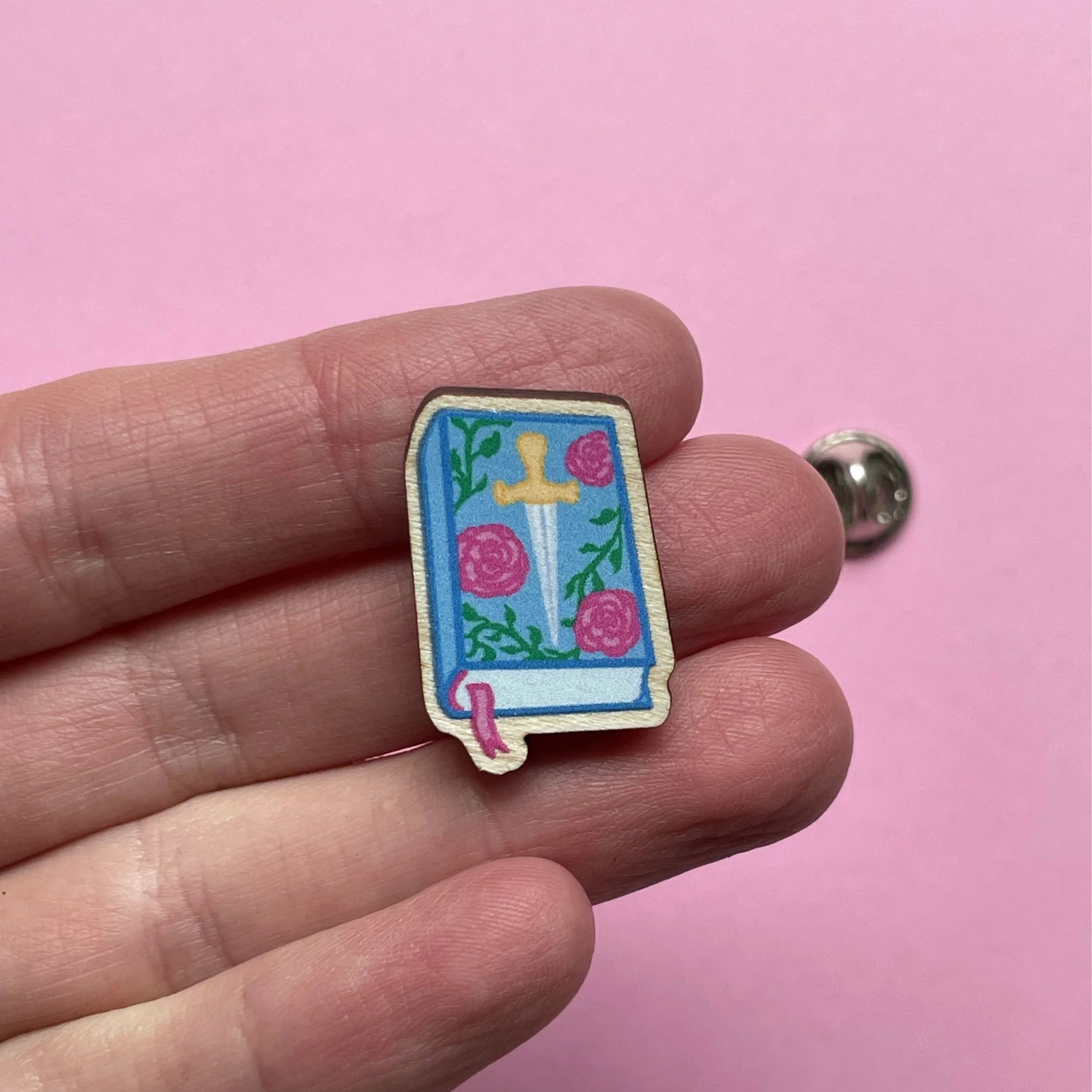 fantasyromantasy_woodenpins_2.jpg