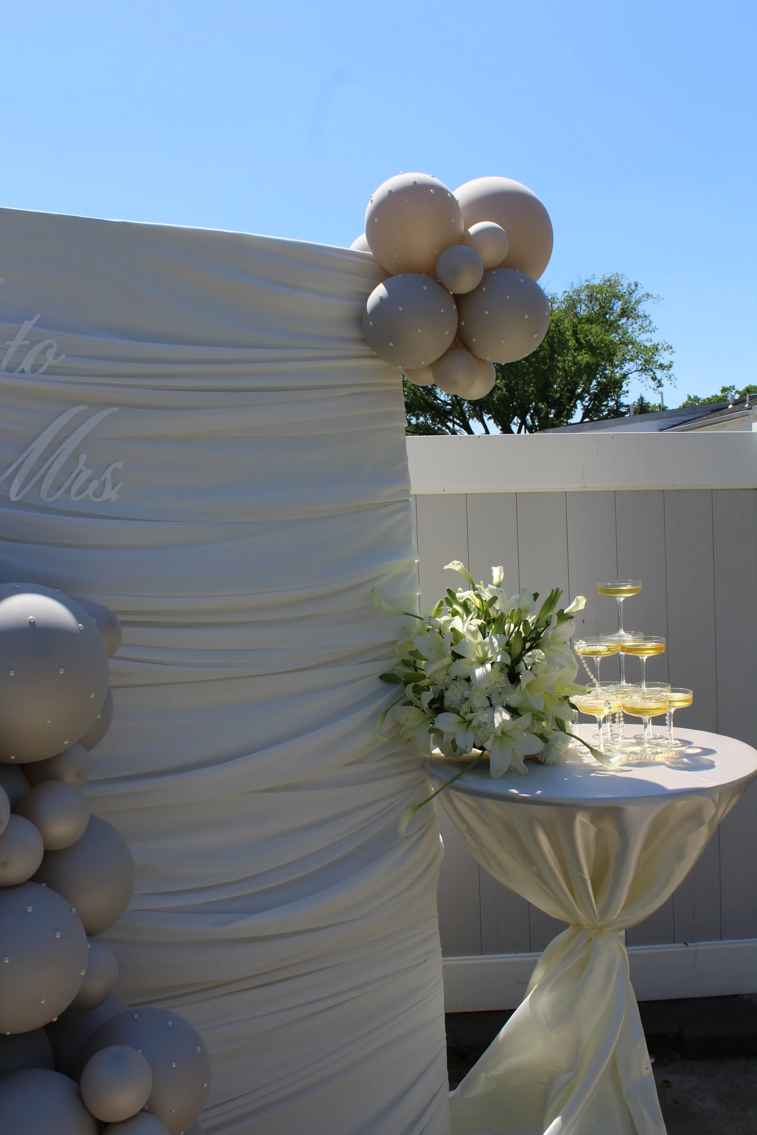 Draping-Lily-Flowers-Decor.JPG