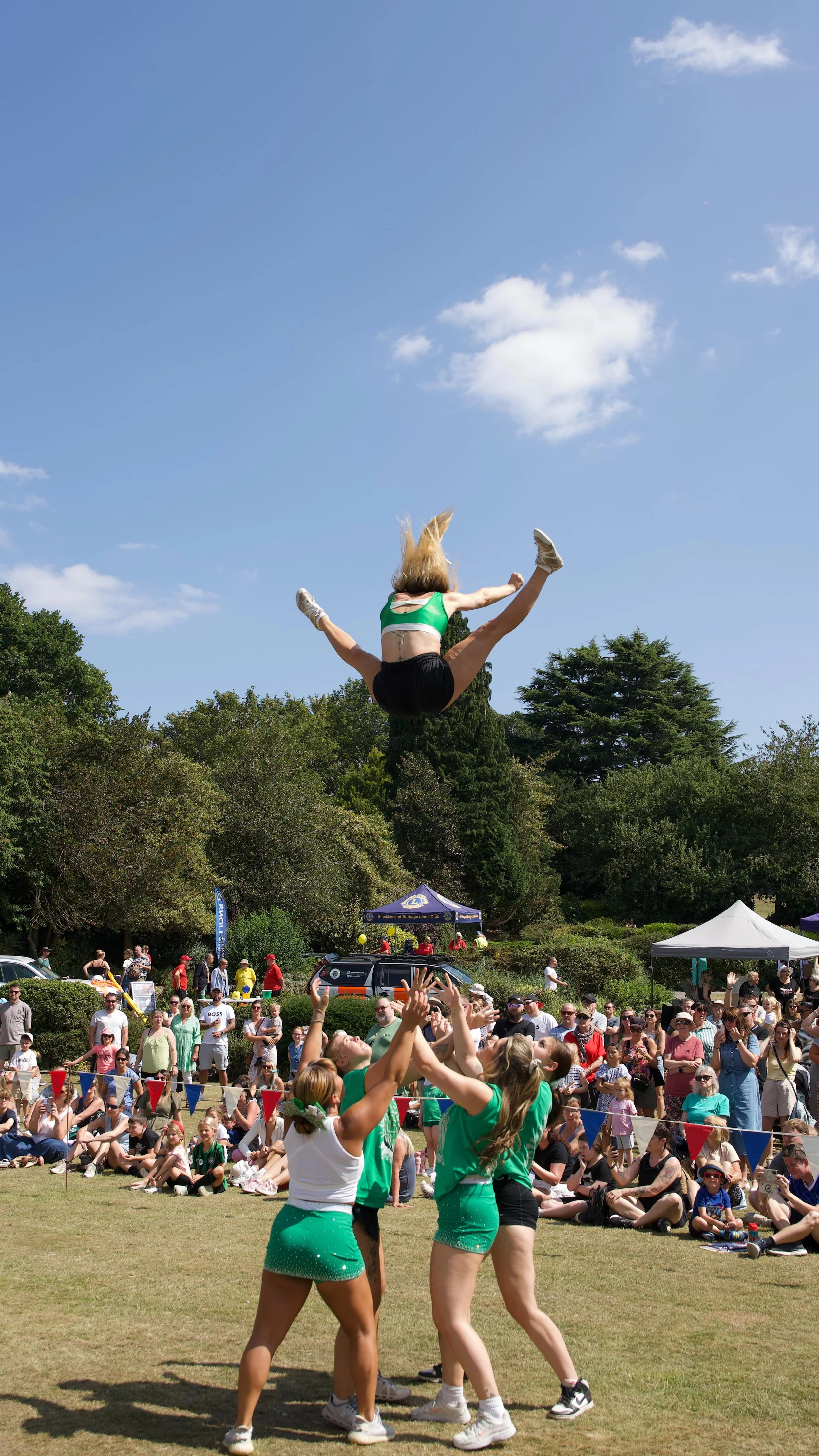 πβ¨ @tktroyals x @tkt_cheerleading bringing the vibes at Holly Croft Fun Day! πβοΈ Smiles, sunshine & community spirit all around π #HollyCroftFunDay #CommunityVibes #RoyalsOnTour #TKTHinckley #GoodTimesOnly