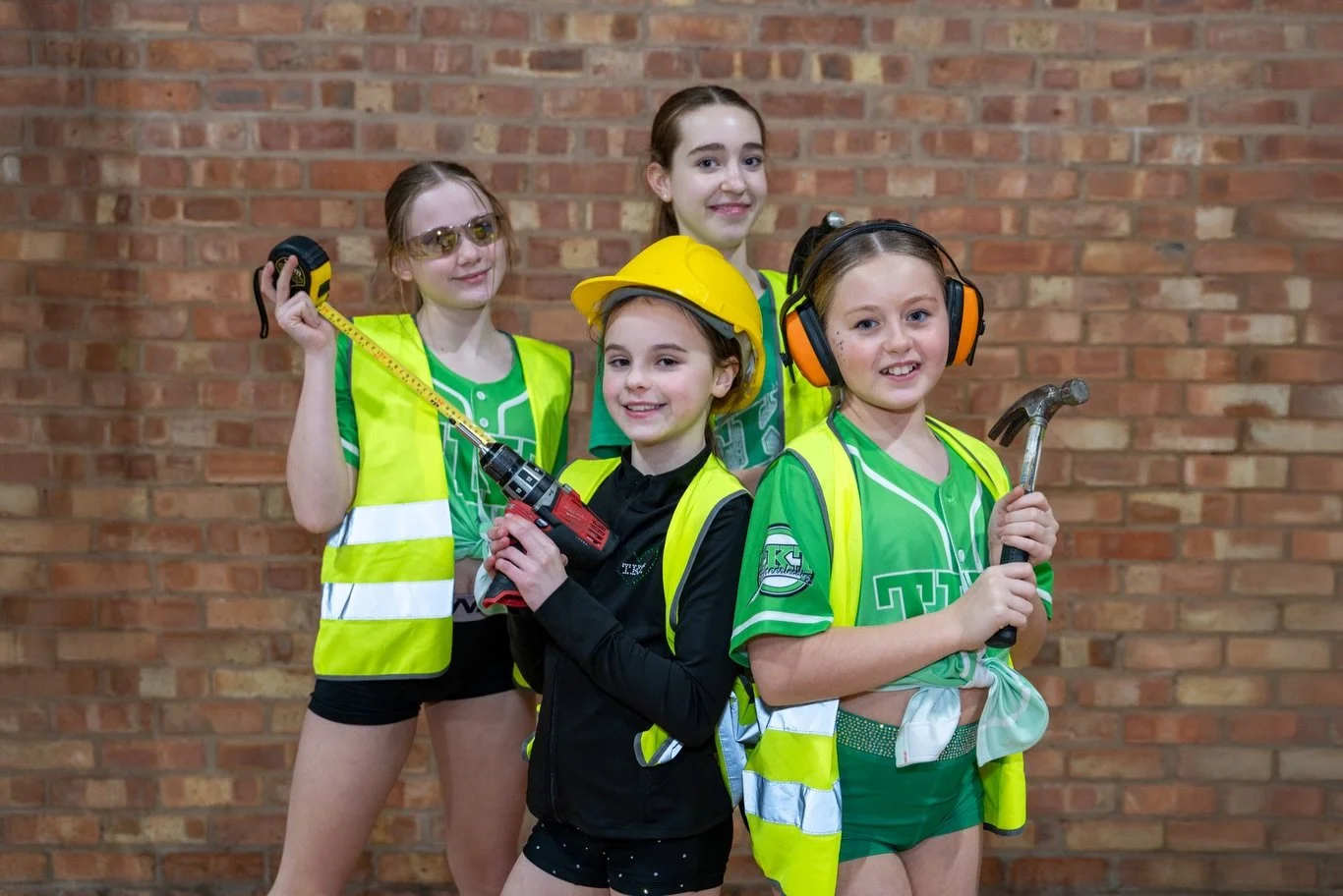 We build pyramids, stacked up tall 📣
@cs_completebuildingservices build it all 🛠️✨
Thank you for sponsoring us &mdash; we&rsquo;re truly grateful as we head to America 🇺🇸

They&rsquo;ve supported us, now let&rsquo;s support them! Follow their pag