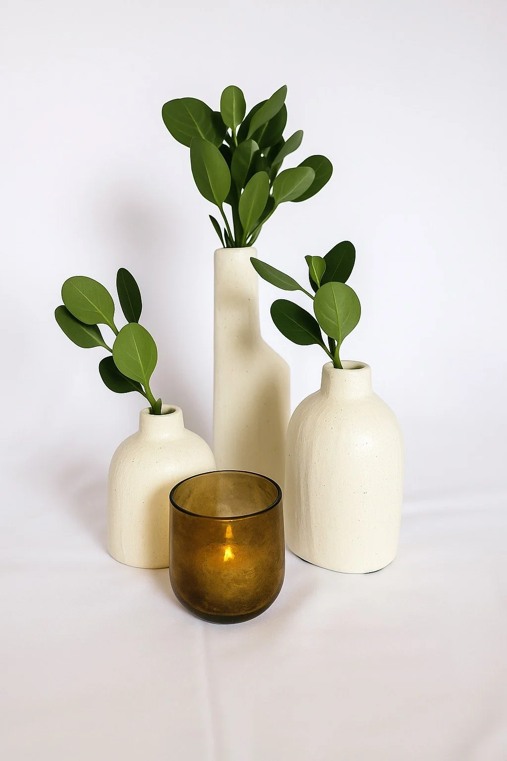 ivory-vases-amber-votive-centerpiece-daxbo.jpg