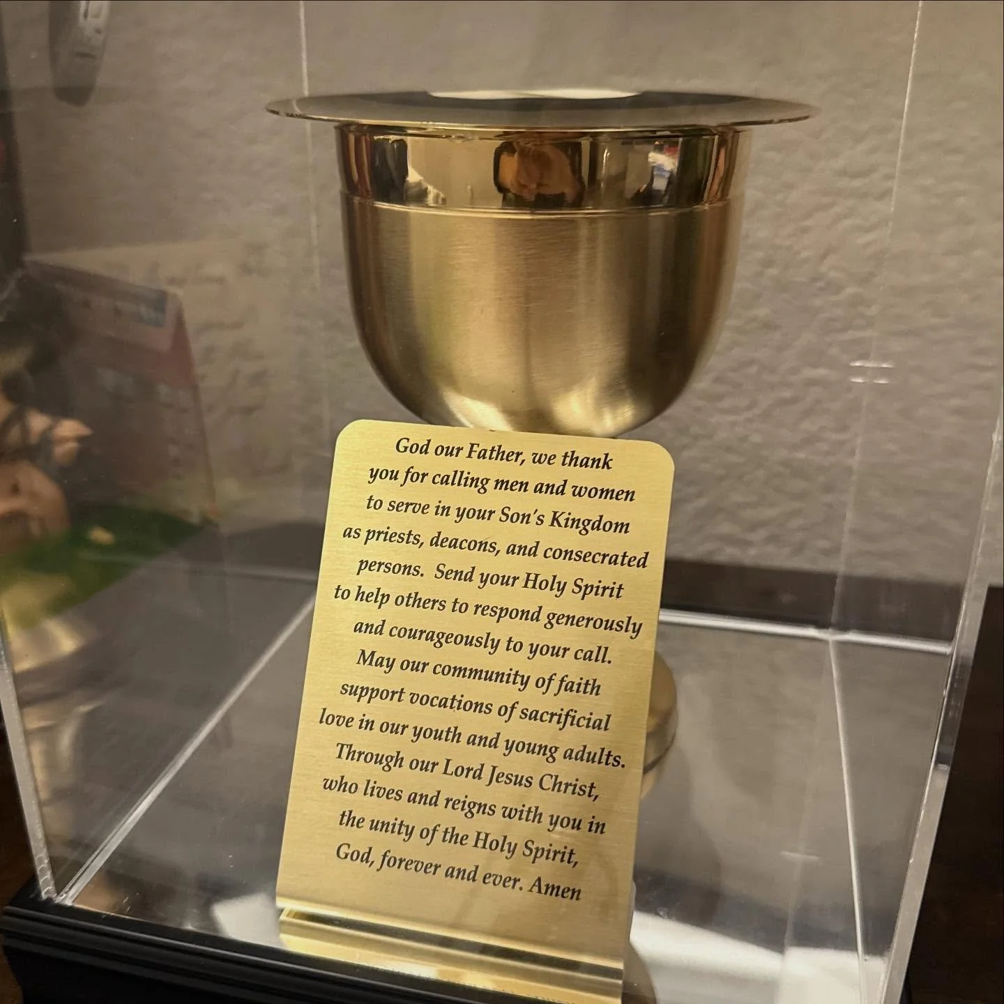 Did you know? 💭
Our school and parish share a Traveling Chalice to encourage prayers for vocations &mdash; that is, for more people to hear and answer God&rsquo;s call to serve! 🙏✨
Each week, a new family or classroom receives the chalice to keep a