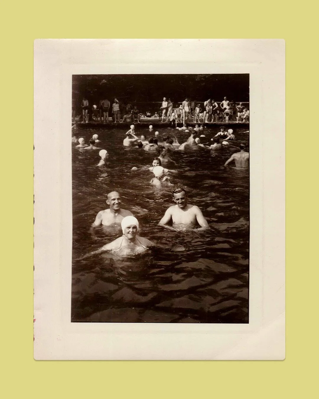 No information about this photo except what&rsquo;s on the back: printed July 1946 by the Sweigart Photo Shop in York, PA (in operation by the Sweigart family from at least 1916 all the way to the 90s, I believe). 

📍Photo found at @state_theatre_vi