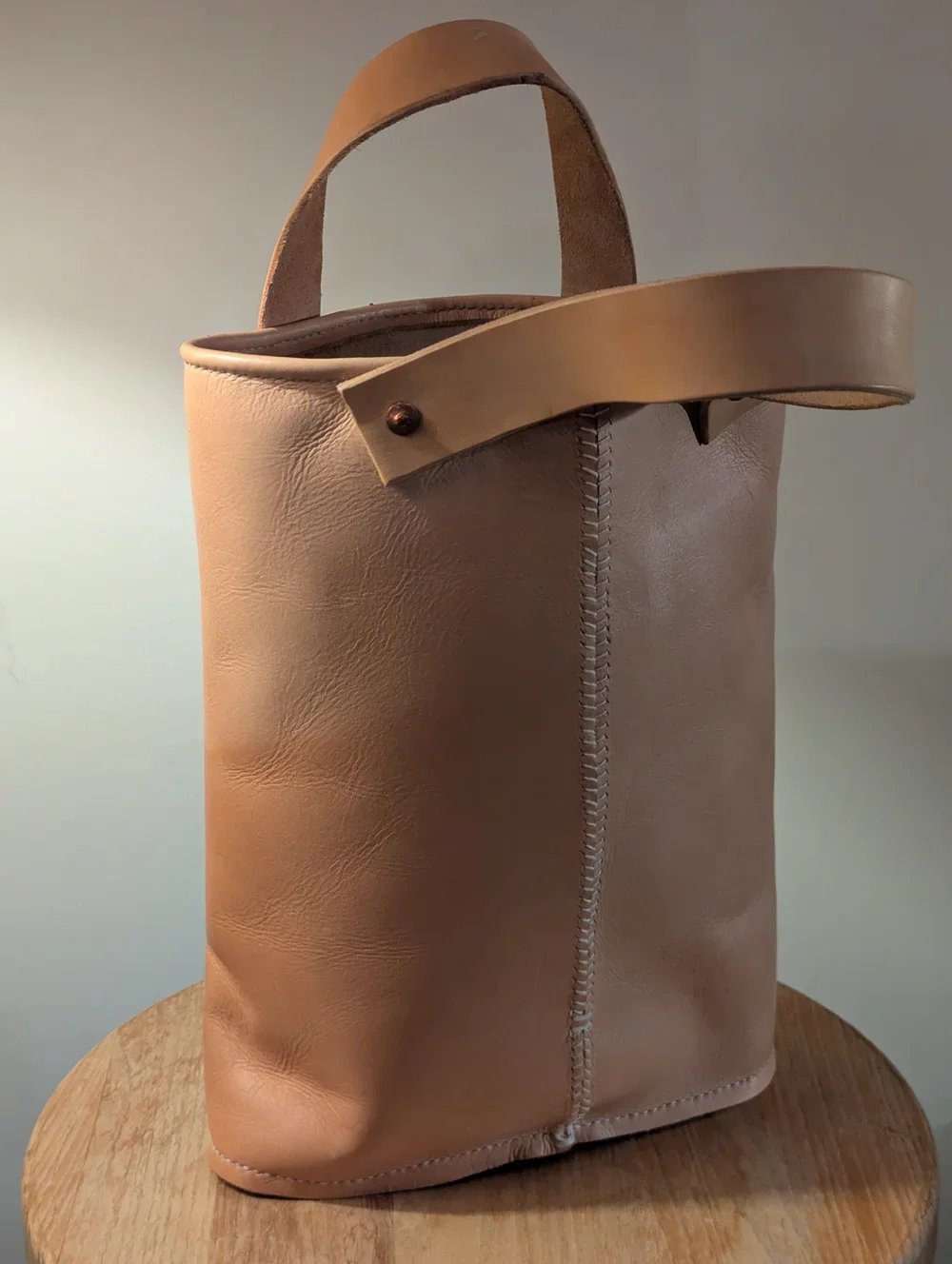 INTRODUCTION TO STITCHING TECHNIQUES ON LASER-CUT LEATHER