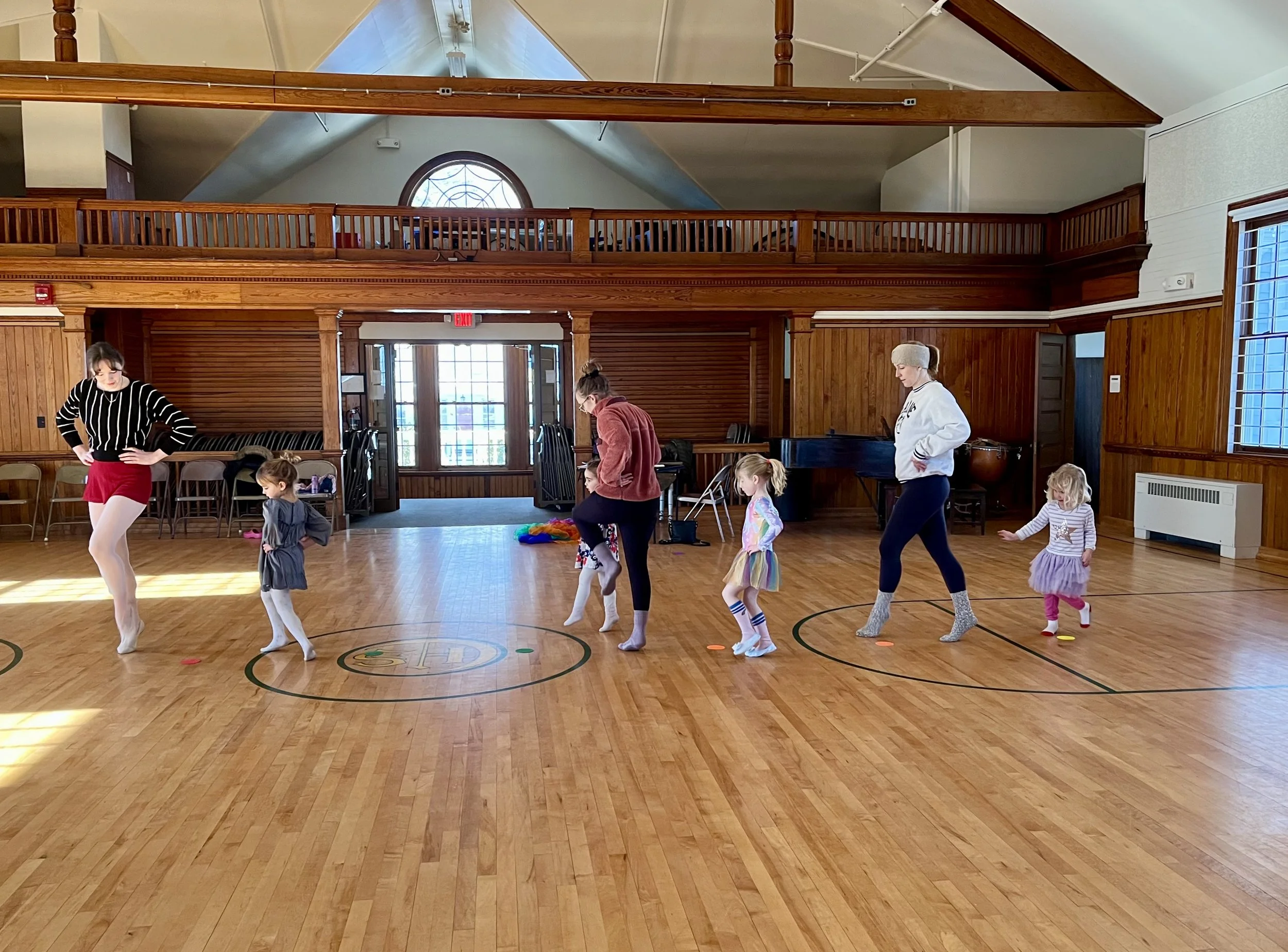 MMA student starts ballet studio in spare time, with overwhelming response