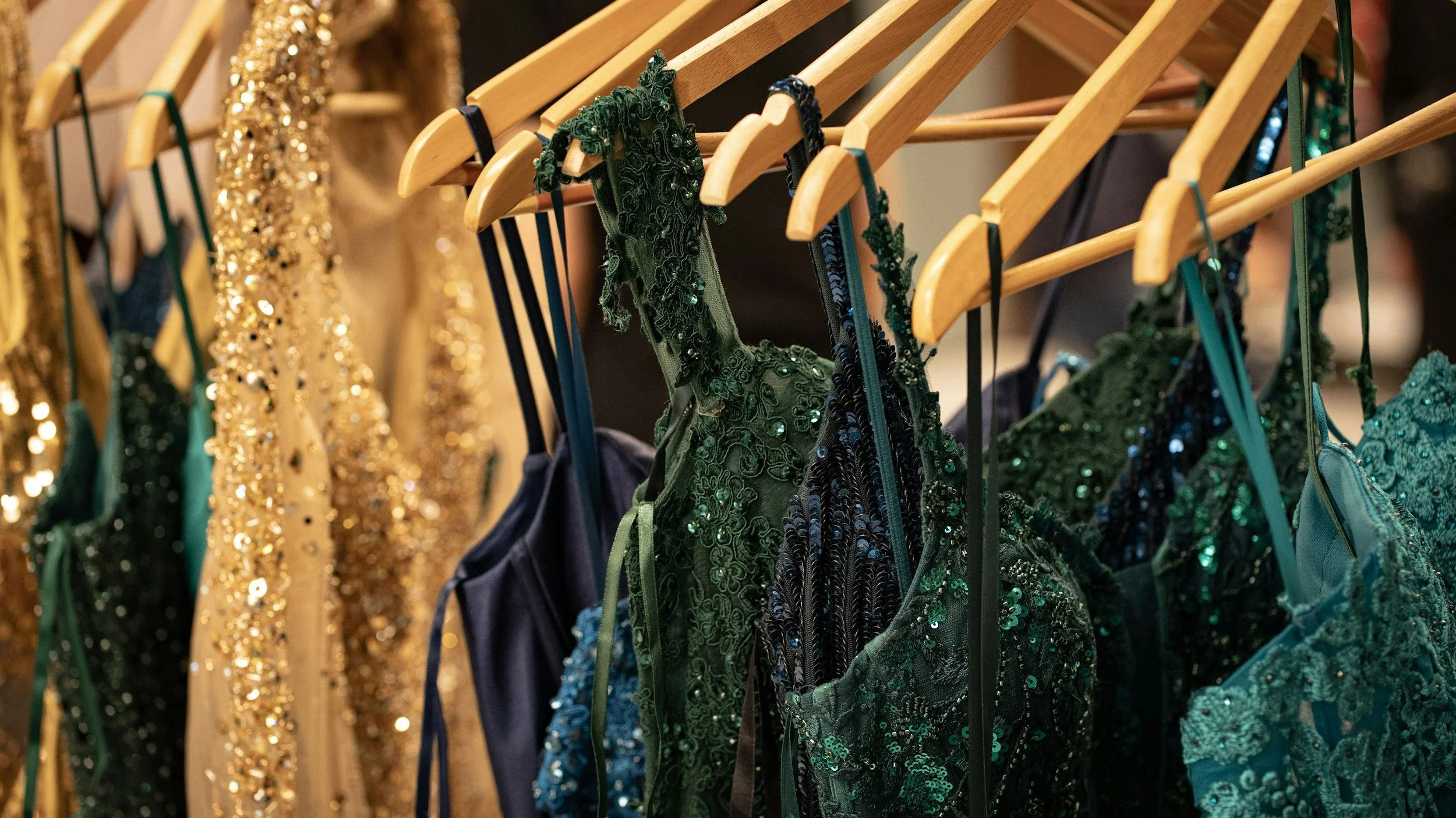GSA students partner with local boutique for free prom shopping 