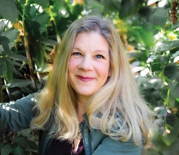Dar Williams Returns to Maine