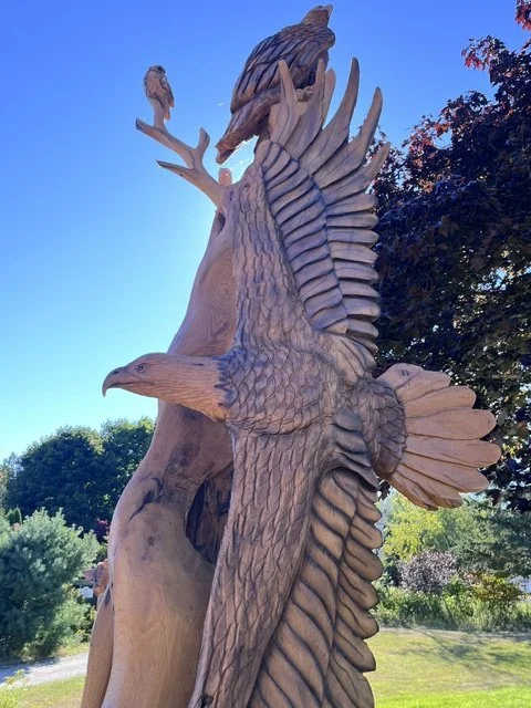 Chainsaw carving draws attention from passersby