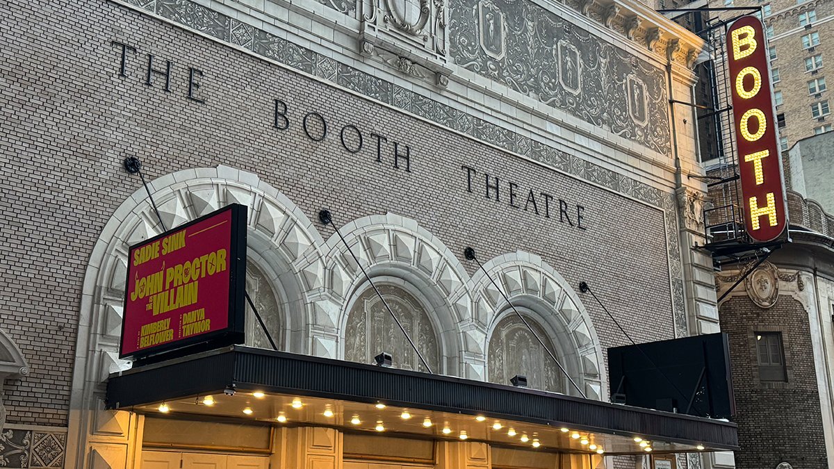 Obamas to Co-Produce Broadway Revival of Proof