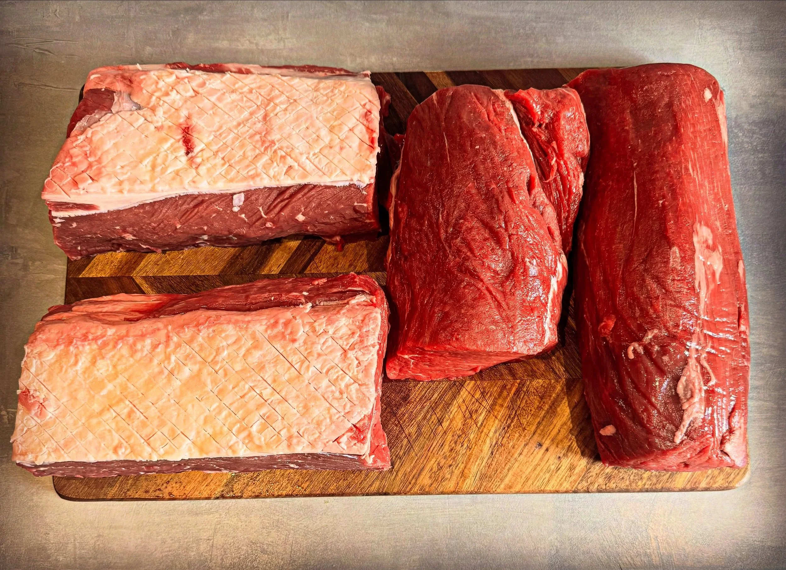 Can&rsquo;t pick between Beef Fillet or Sirloin?
Have both then 🔥💪🏻 #privatechef #scotchmeat #butcherblock #dininginscotland #glasgowsteak