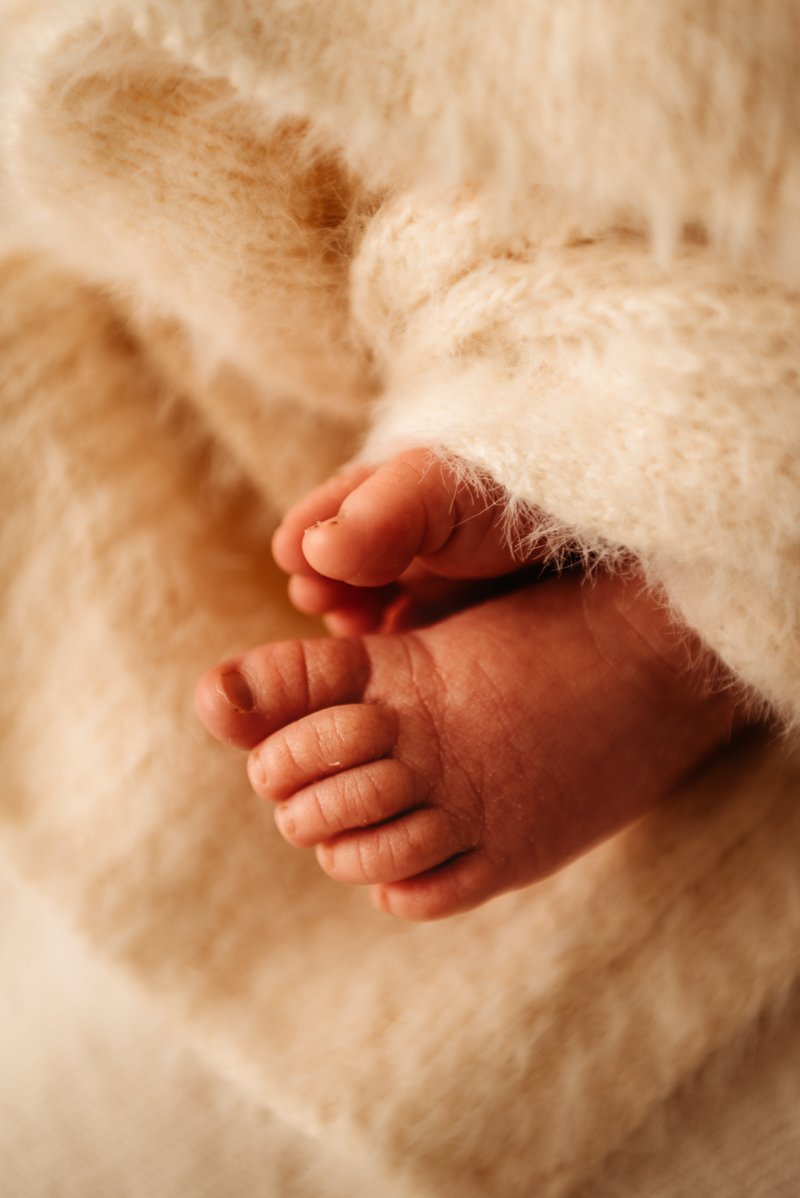 baby feet in photography in Bungendore photography studio