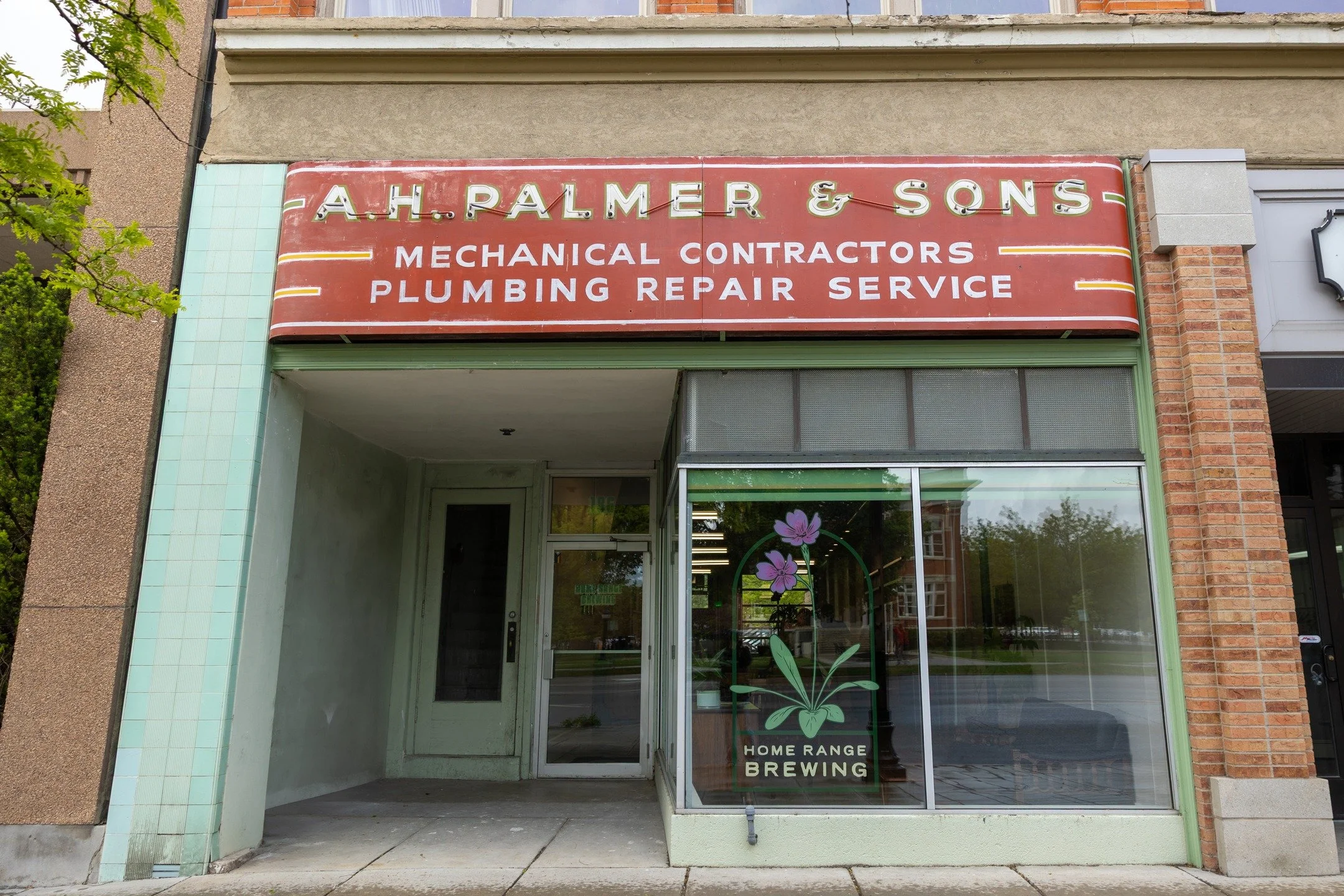 Your storefront is often the very first impression people have of your business.

Before anyone walks in, they see the outside. A great exterior photo helps on your Google listing, on your website, and every time someone looks up directions.

It&rsqu