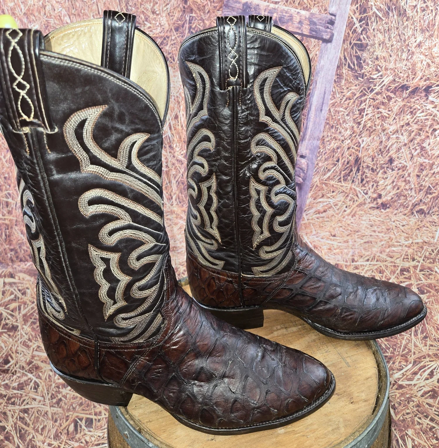 Tony Lama Vintage Black Leather Cowboy Boots with Tan Interior Size 9EE Tony Lama Cowboy Boots Black Lars Square Toe main image 3
