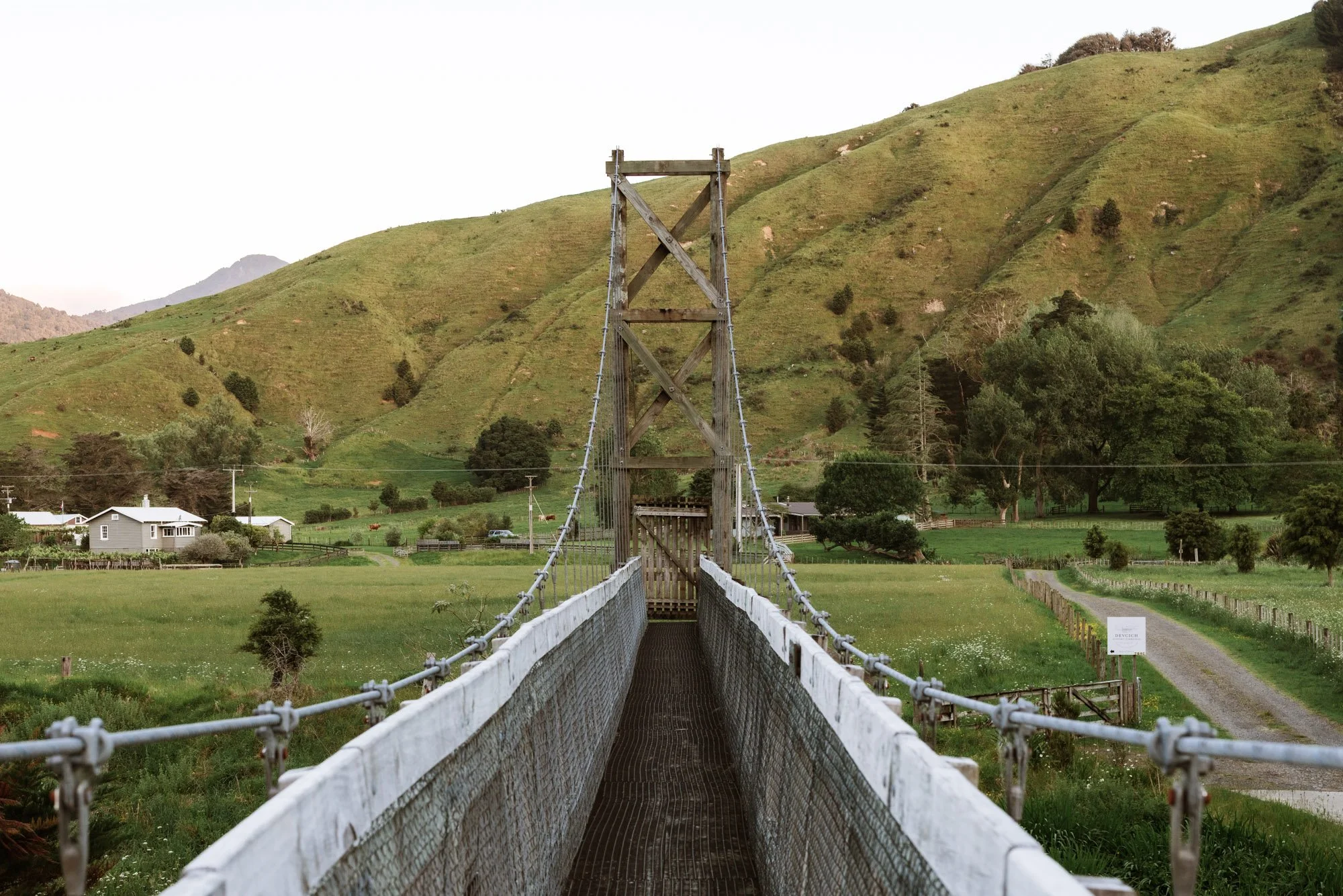 swing-bridge-huts-tiny-outlooks-Alice-Veysey-photographer-web-5064.jpg
