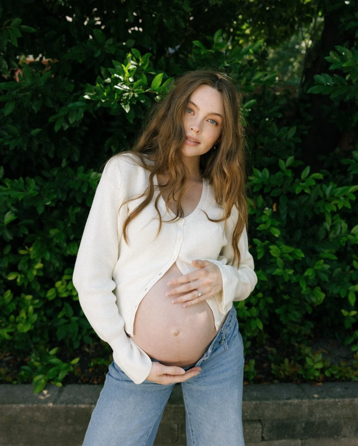 Here&rsquo;s your sign to do the in home maternity. 

With @heyitslanilynn of course. Absolutely obsessed with this woman being in front of my camera 🔥