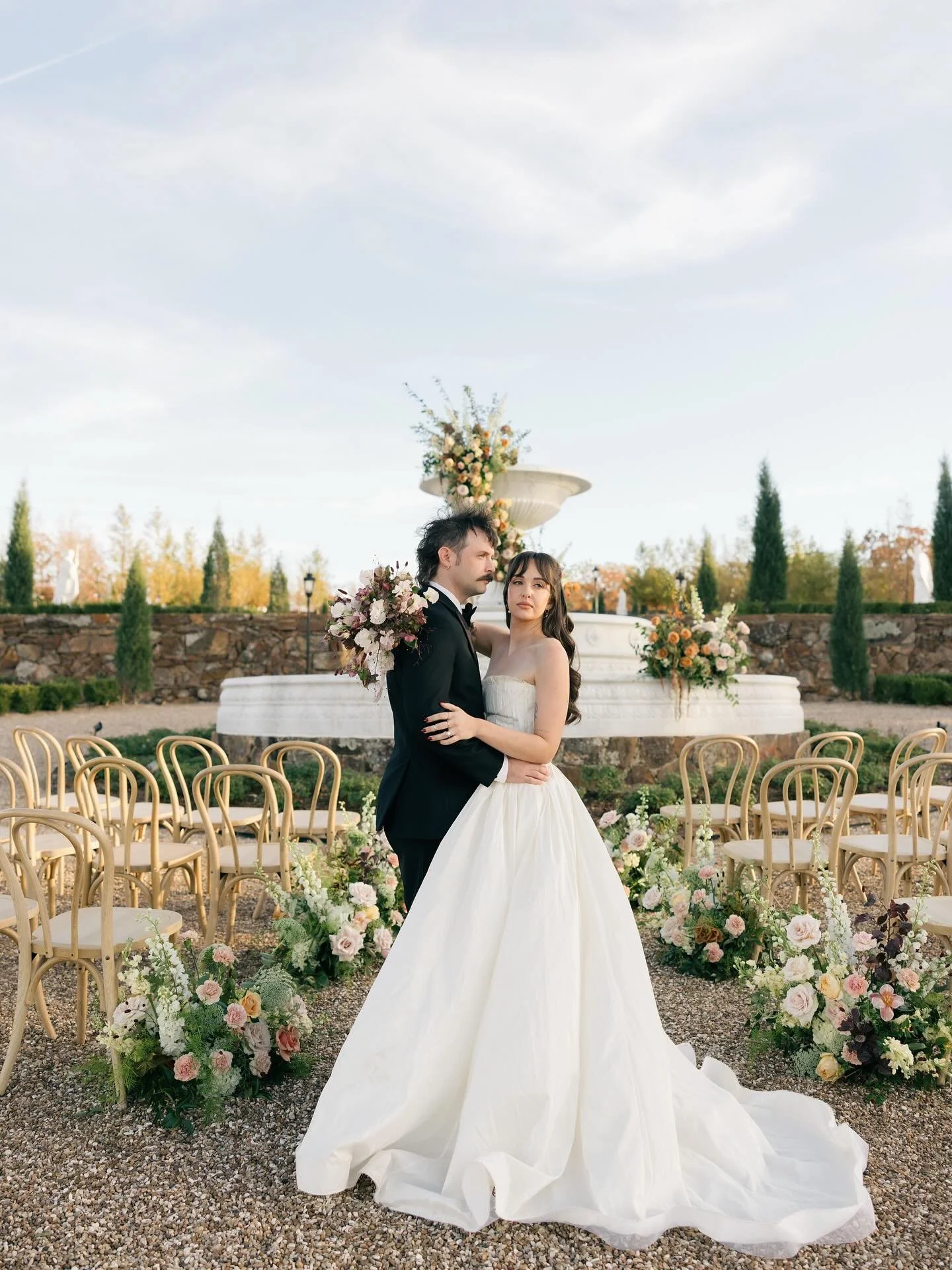 This place and people sure are easy to fall in love with. 

📍 @wynchestergardens 

Planning + Styling : @eversomethingevents 
Floral : @eversomethingevents 
Make up : @stunningbystarla 
Hair : @beauty_by_miriam_ 
Dress boutique : @lamariee_boutique 