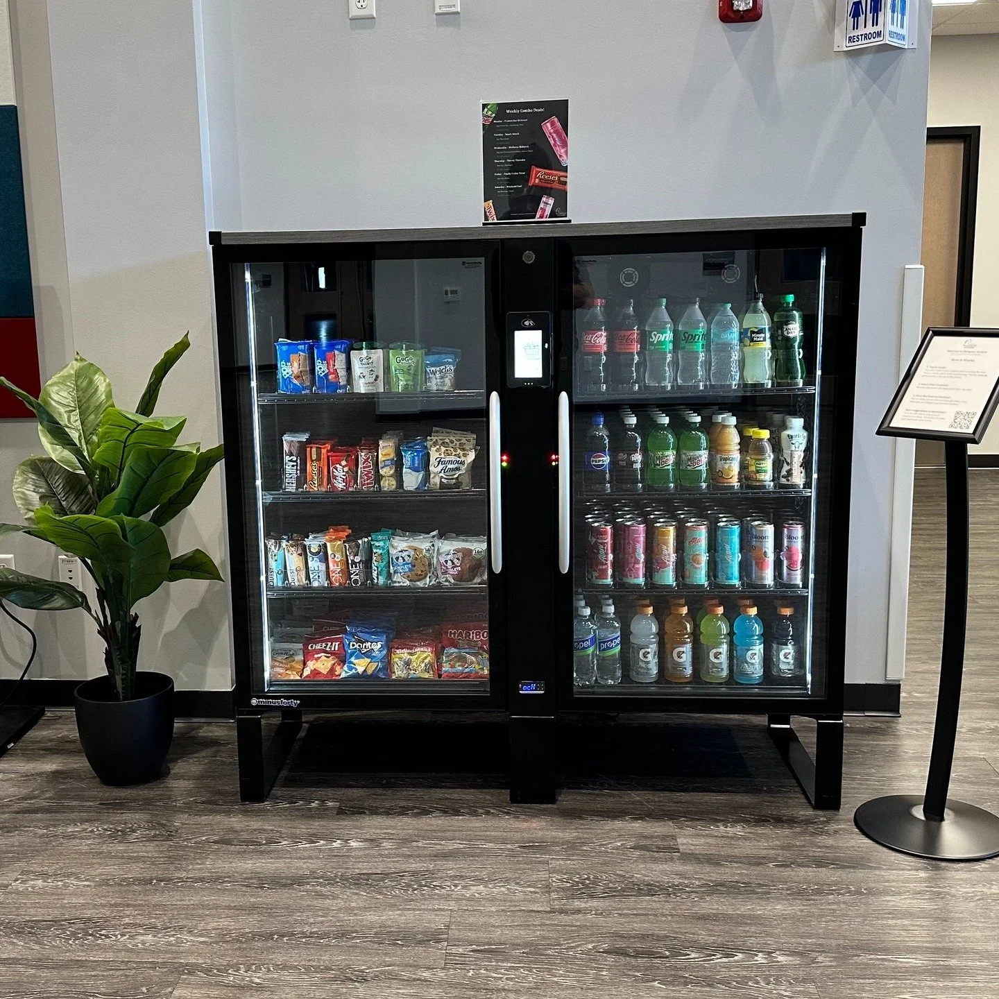 Bringing modern convenience to a modern library 📚

Our latest smart store installation is a hit! The feedback from staff and patrons has been overwhelmingly positive.

Our approach:

We partnered closely with the administrative team to hand-select e