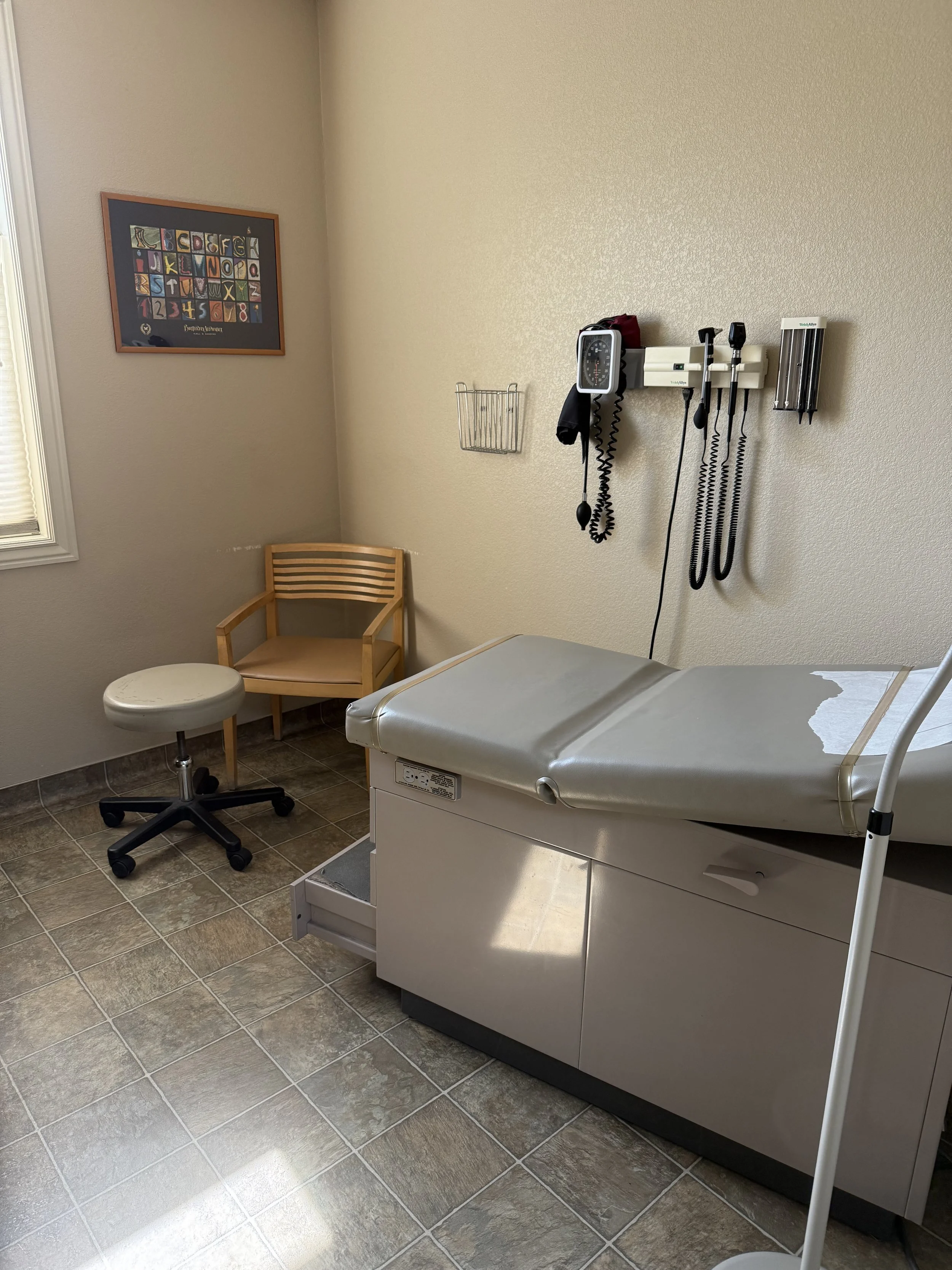 Private exam room at Western Nevada Wellness & Pain in Sparks, Nevada, designed for patient-centered urgent care, wellness visits, and pain management procedures.