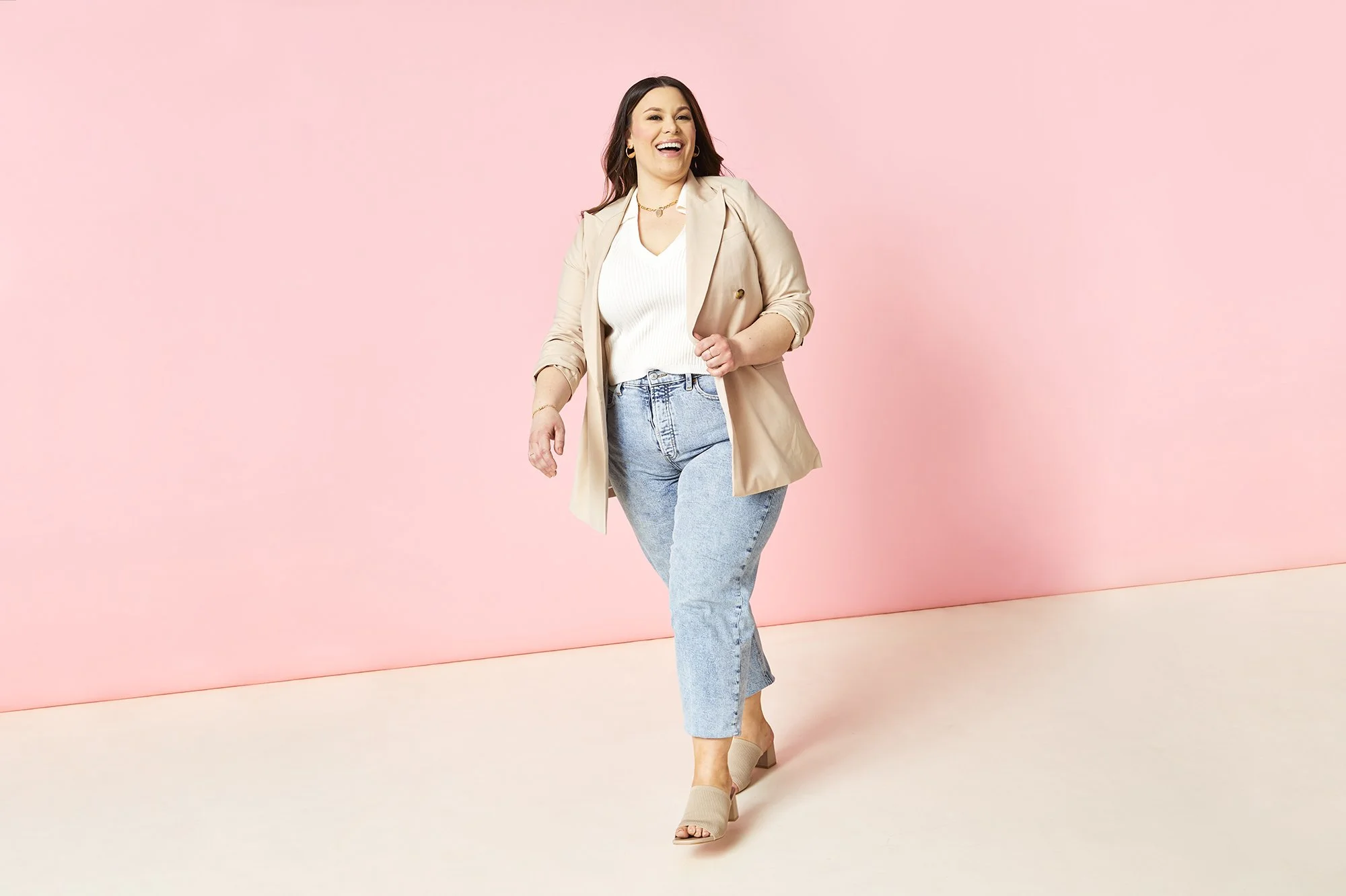 ESMLookBook_2022_FeminineClassic_2470_JuliaBates copy.jpg