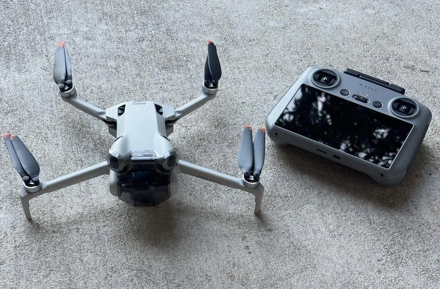 🚨Let&rsquo;s just say a new service will be available soon!🚨 Check out saltandsandvisuals.com