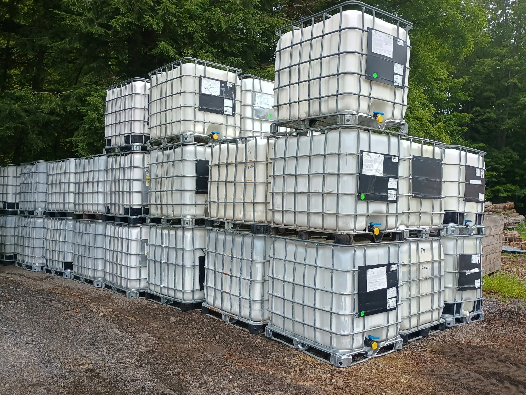 IBC Tote 275 gallon (paint)