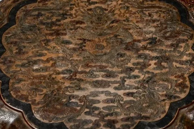 ​​明 萬曆 填漆戧金雲龍紋盒​​