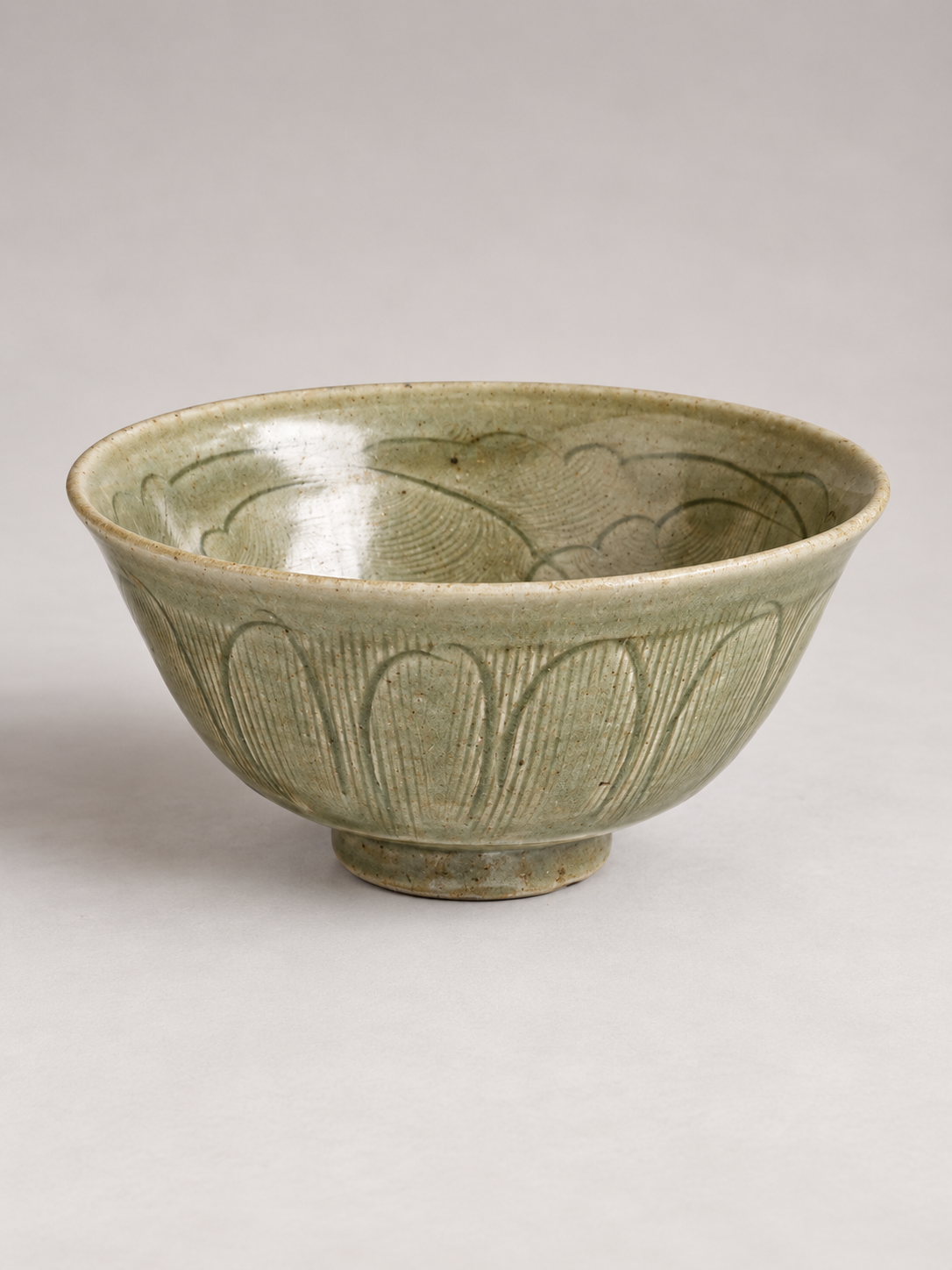 Northern Song Dynasty Longquan Incised Celadon Bowl 北宋 龍泉青釉盌