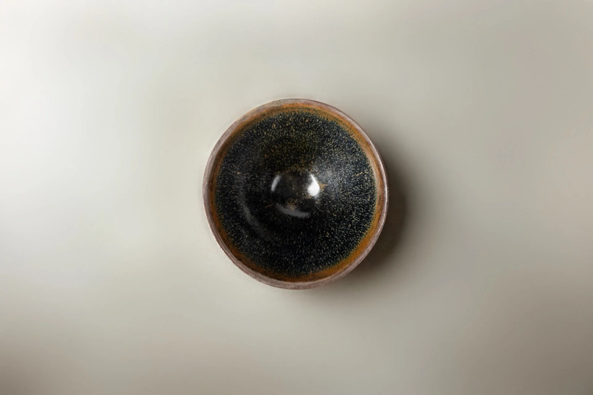 宋 建窯兔毫盞
Exhibited: The National Museum of History, Taipei, 2008
在臺北國立歷史博物館展出