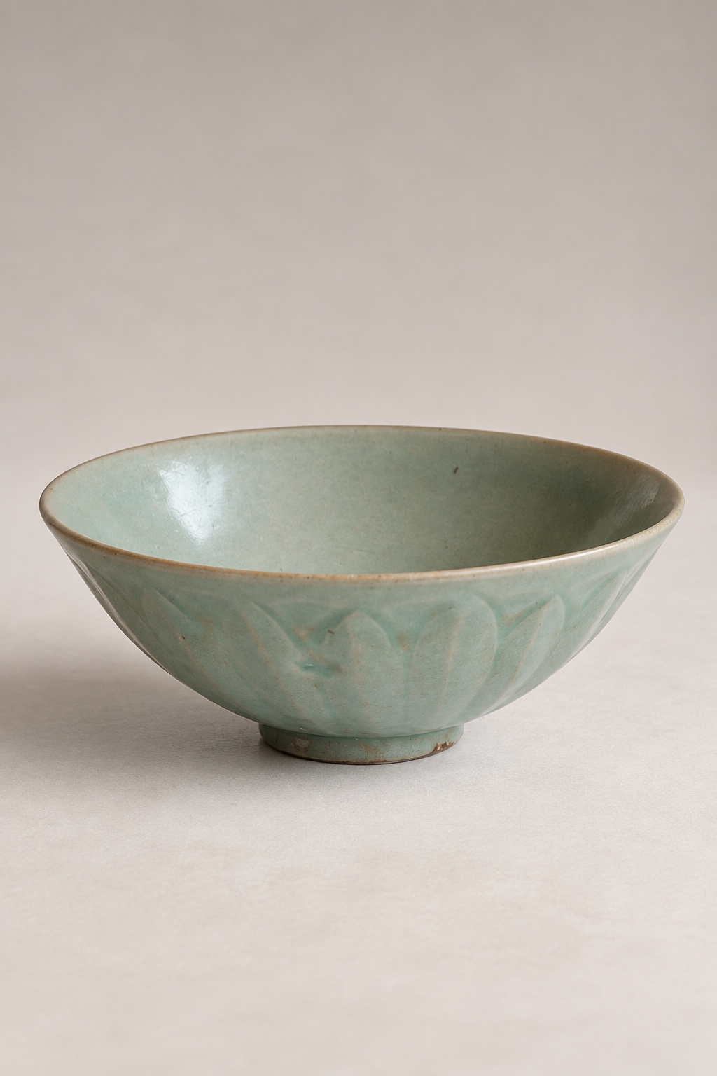 Song–Yuan Dynasty Longquan Celadon Lotus-Petal Bowl 宋至元 龍泉窯青釉蓮瓣紋碗