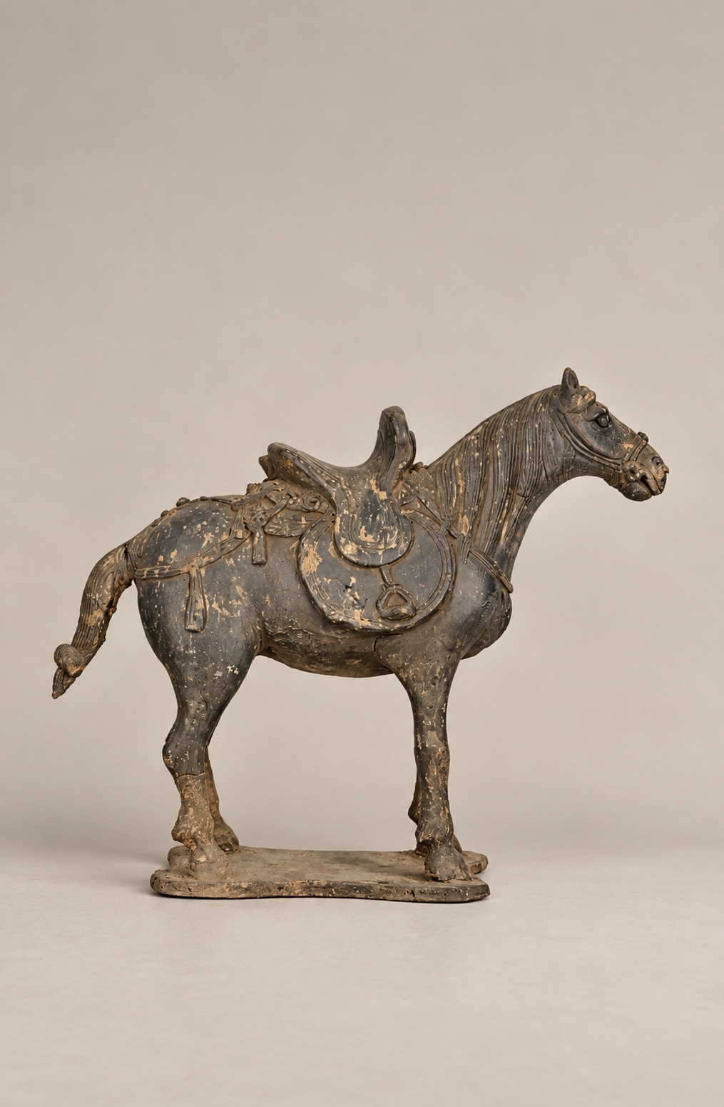 Yuan Dynastys Black Pottery Horse with Saddle 元黑陶鞍馬