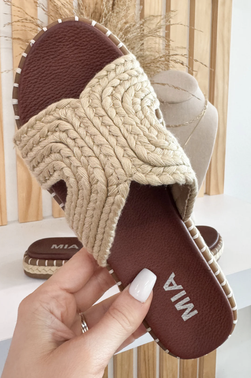 Effortless and Elevated: The Mia Sirah Sandals in Natural