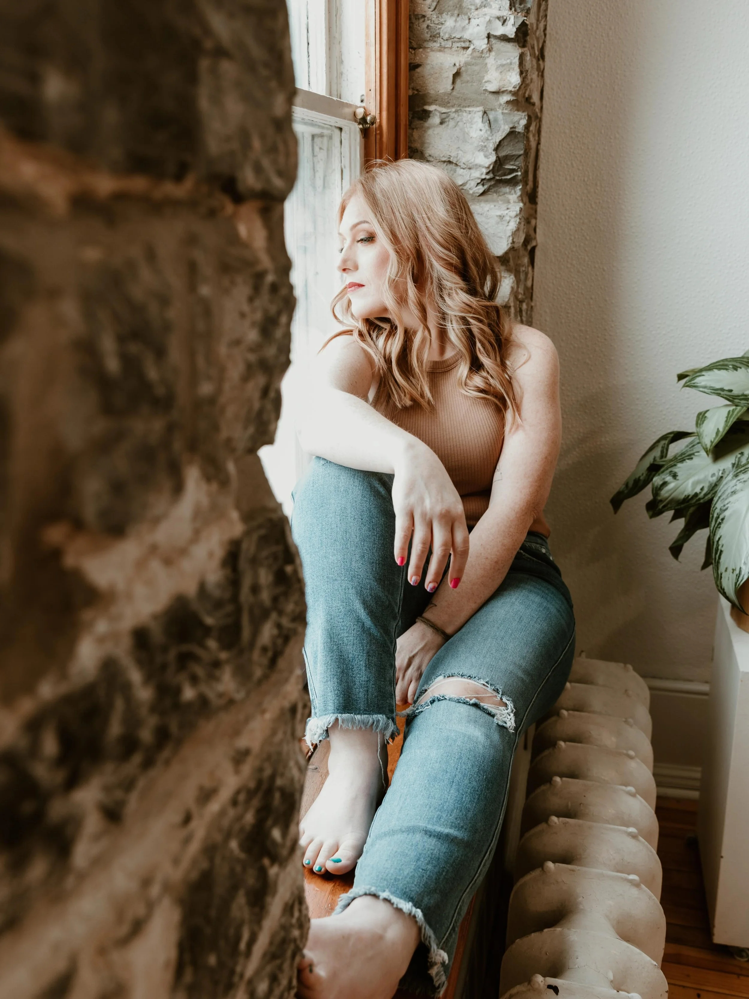 Gallery highlight: Allison by @amandalynnphotographyalp 

Amanda recently hosted a curated mini session event at our studio where she collaborated with several intentional local businesses. The basis of the event was to celebrate women and their beau