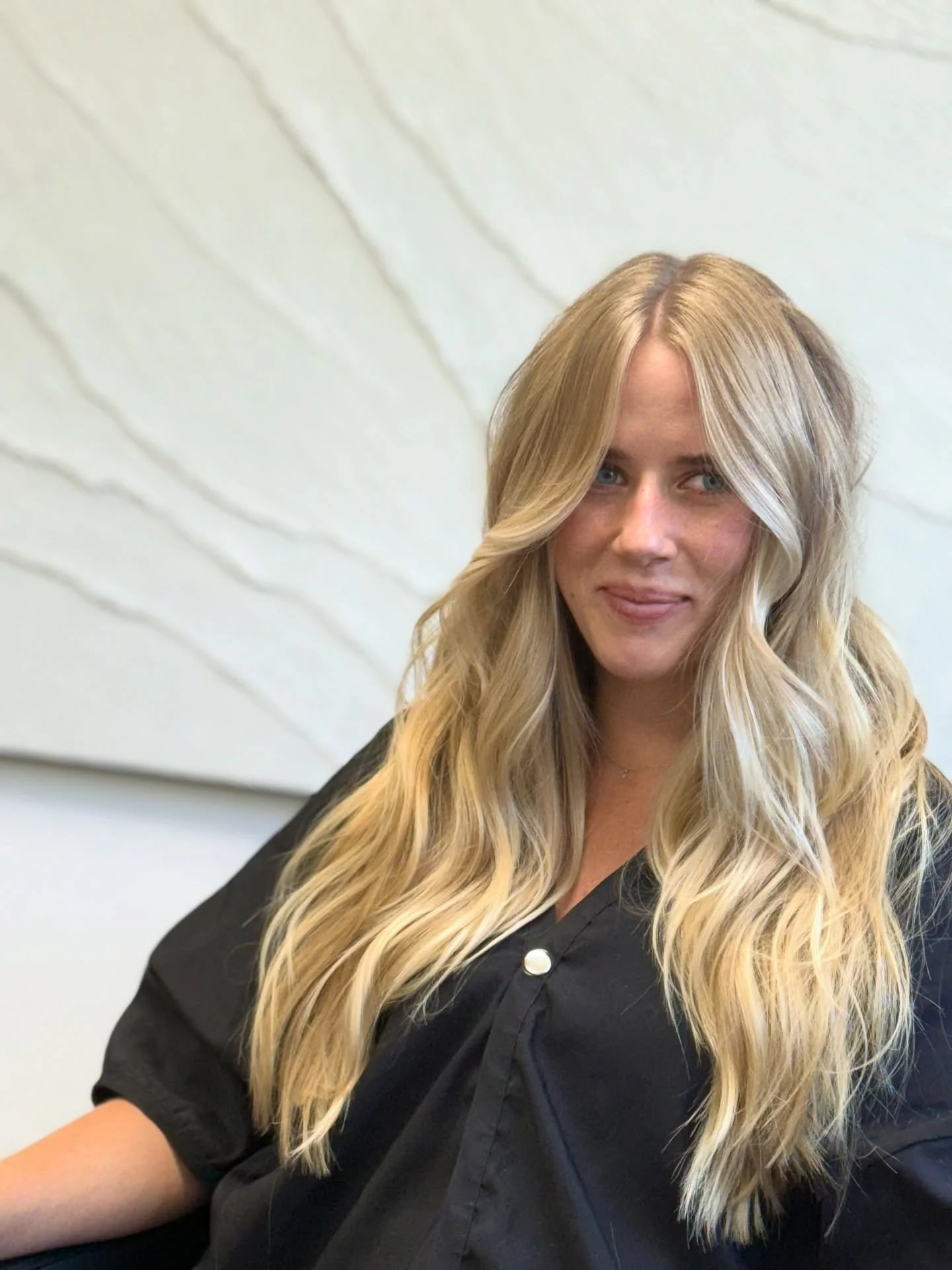 ~ Transforming thick, heavy hair into effortless shape + movement ~
When you have a lot of hair, the right cut + color can make all the difference - softening bulk, creating flow, and highlighting your best features. 💫

This look was designed to:
🌿