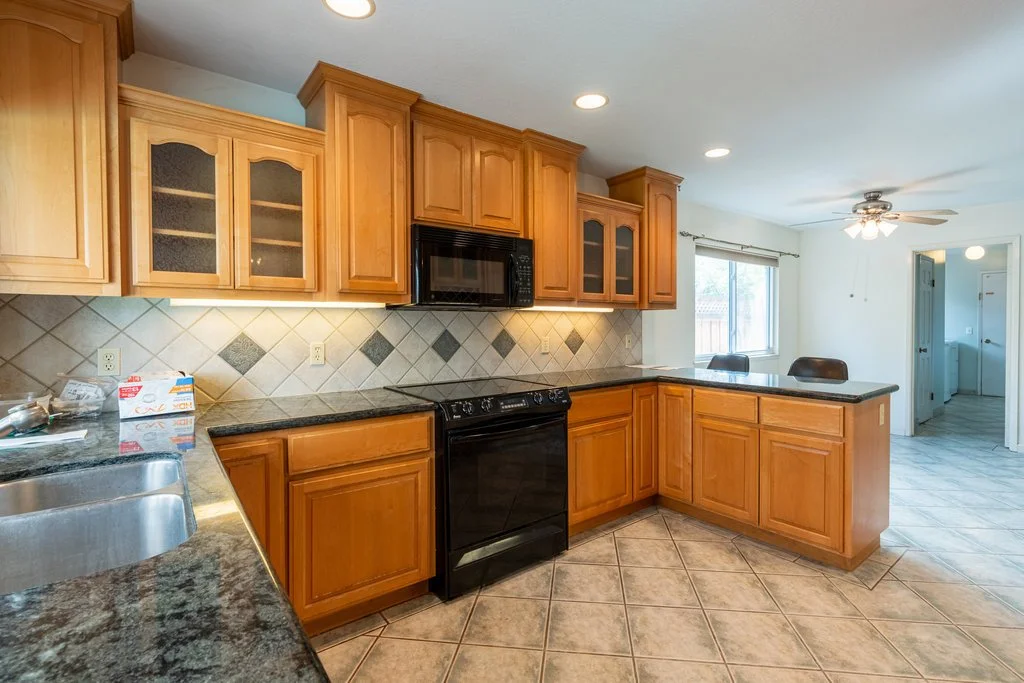 Kitchen: BEFORE