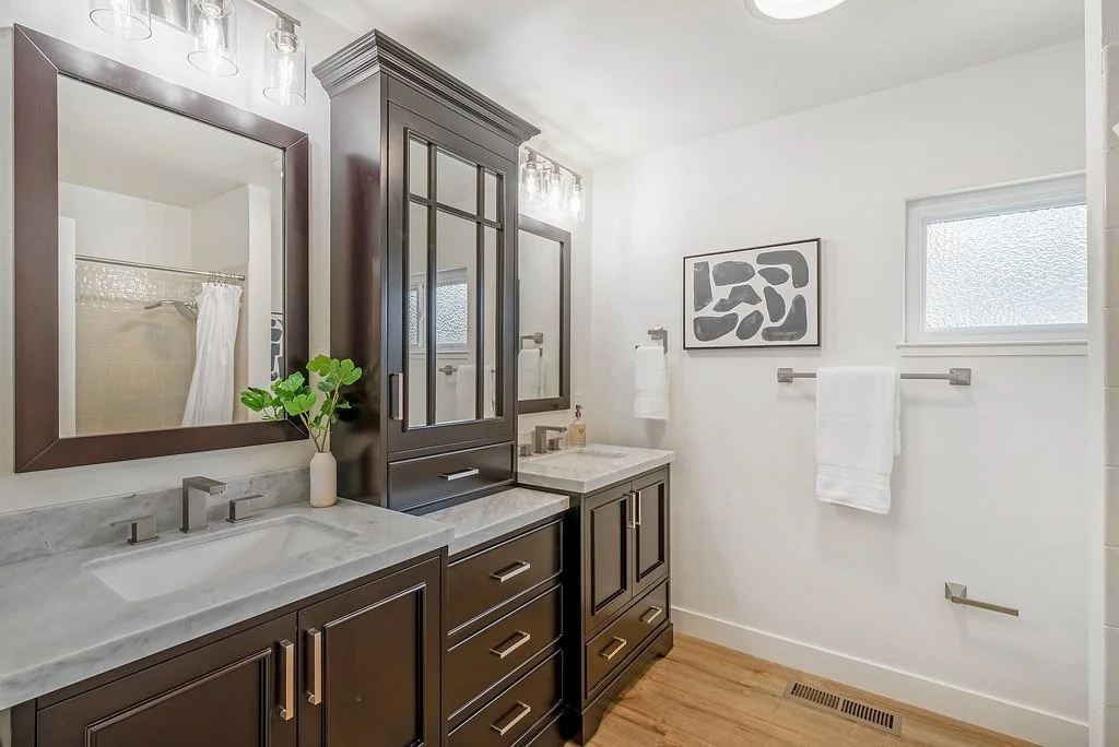 Master bathroom: AFTER