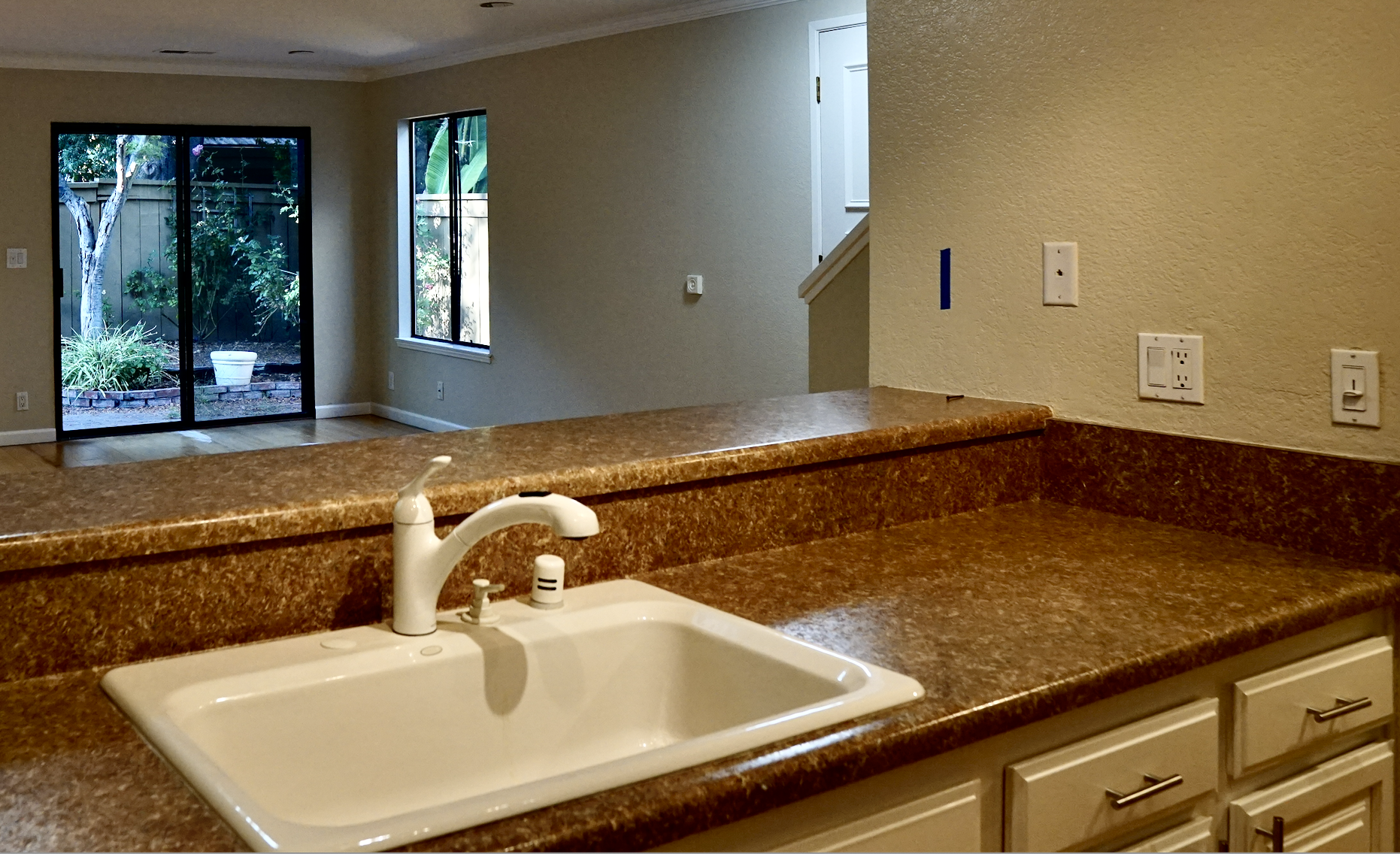 Kitchen: BEFORE