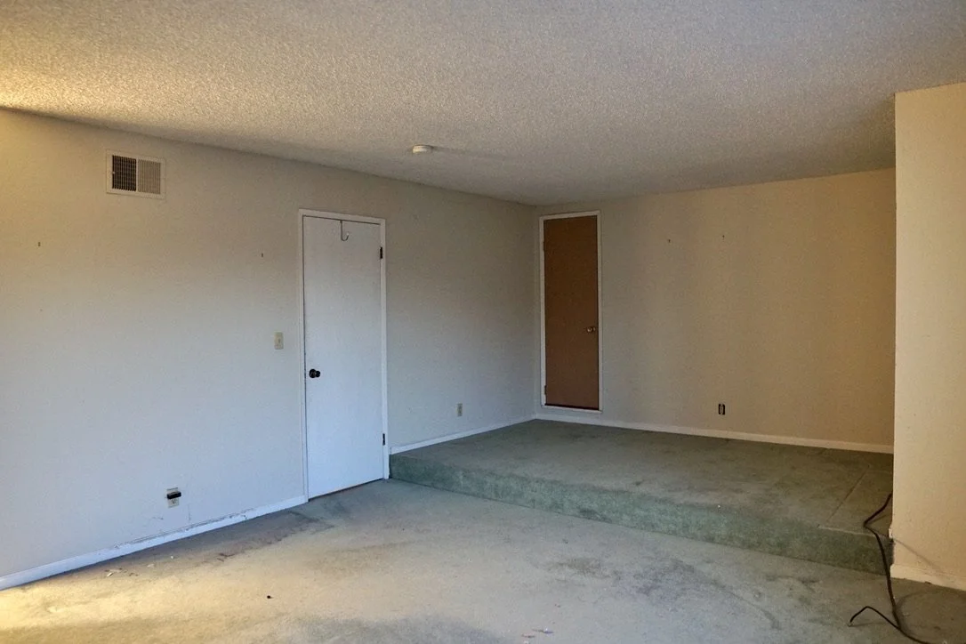 Master Bedroom, carpet, paint, popcorn ceilings: BEFORE